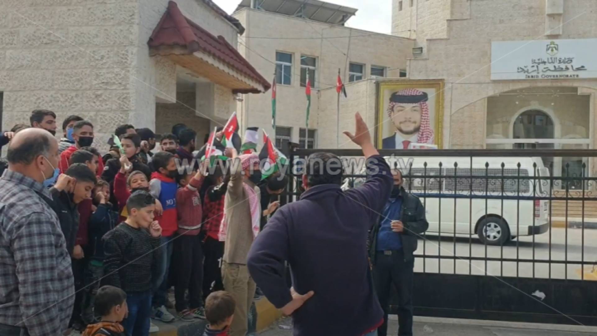 الصورة من الوقفة