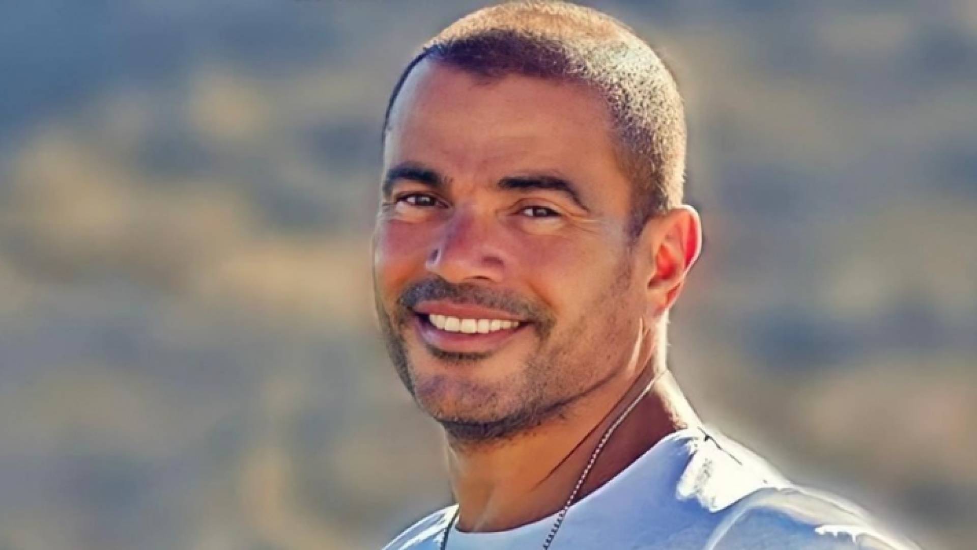 الفنان عمرو دياب