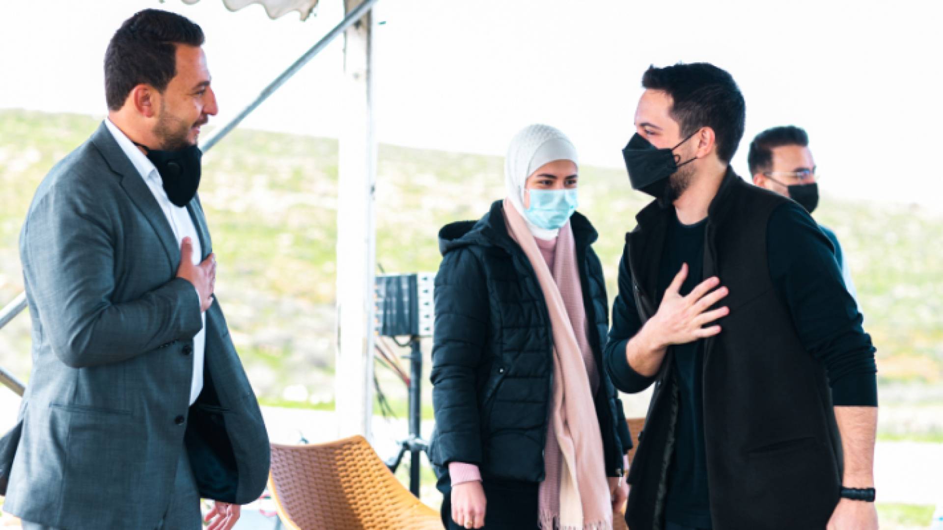 ولي العهد الأمير الحسين بن عبدالله خلال لقائه عددا من الناشطين الشباب والشابات في محافظة الزرقاء من مختلف القطاعات