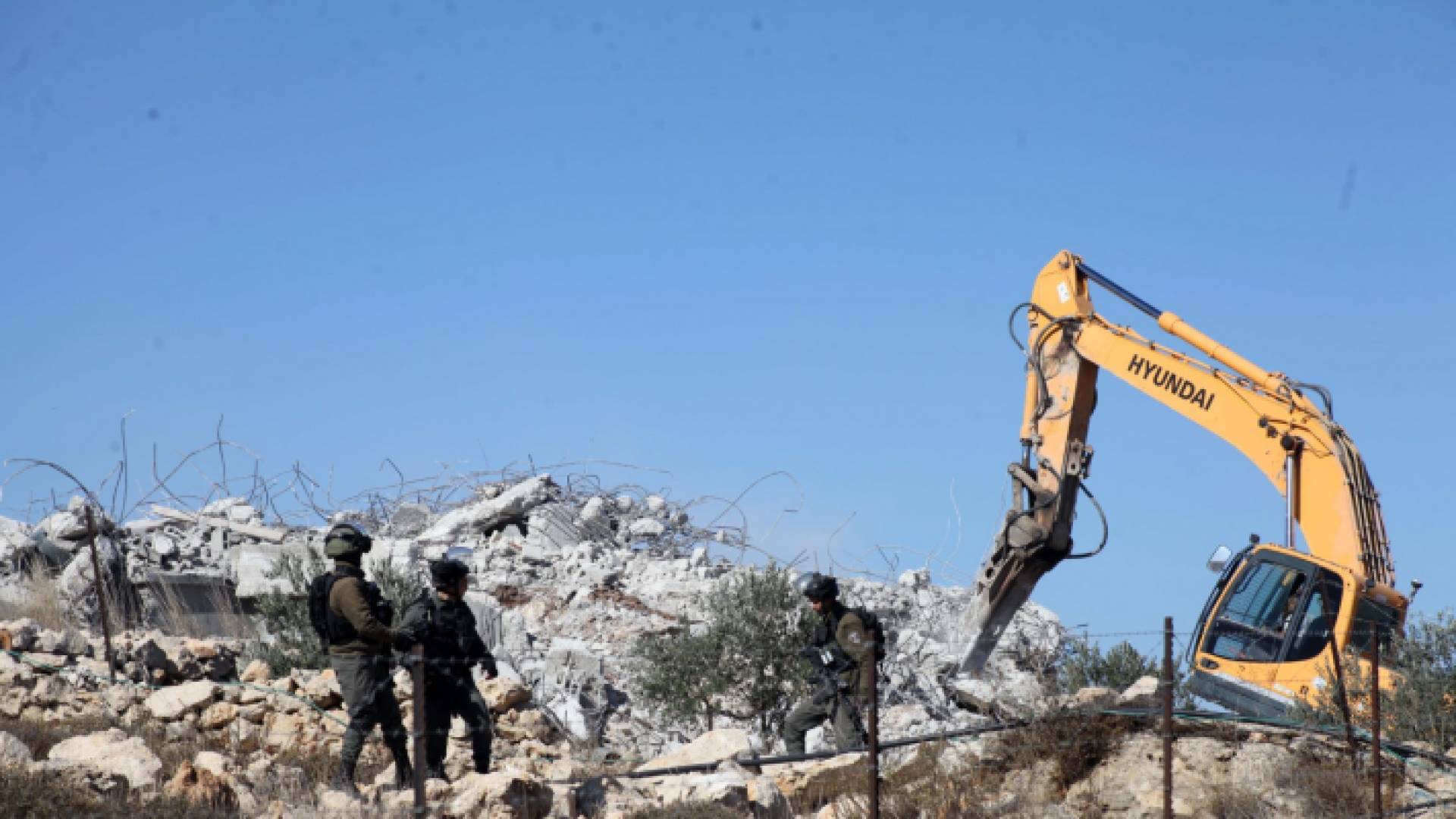 الاحتلال يهدم منزل فلسطيني