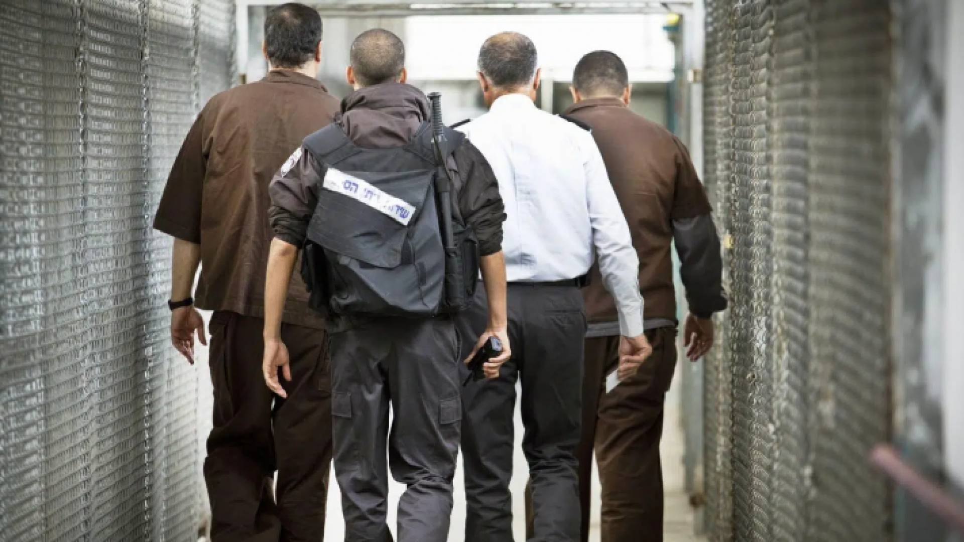 من داخل أحد سجون الاحتلال الإسرائيلي