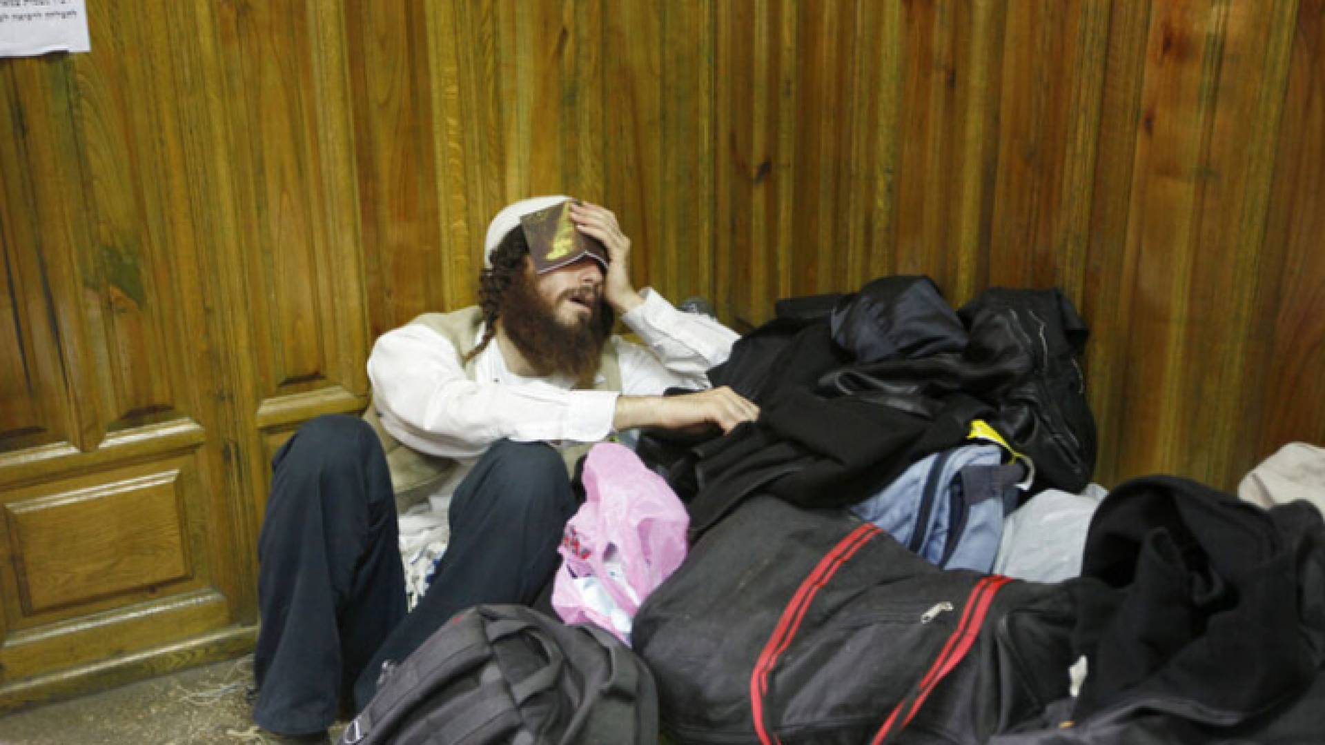 أحد اليهود في مطار كييف