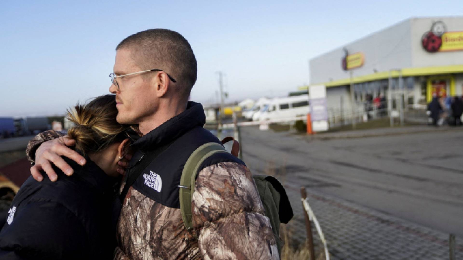 100 ألف نازح داخل أوكرانيا وآلاف غادروها إلى الخارج (الأمم المتحدة)