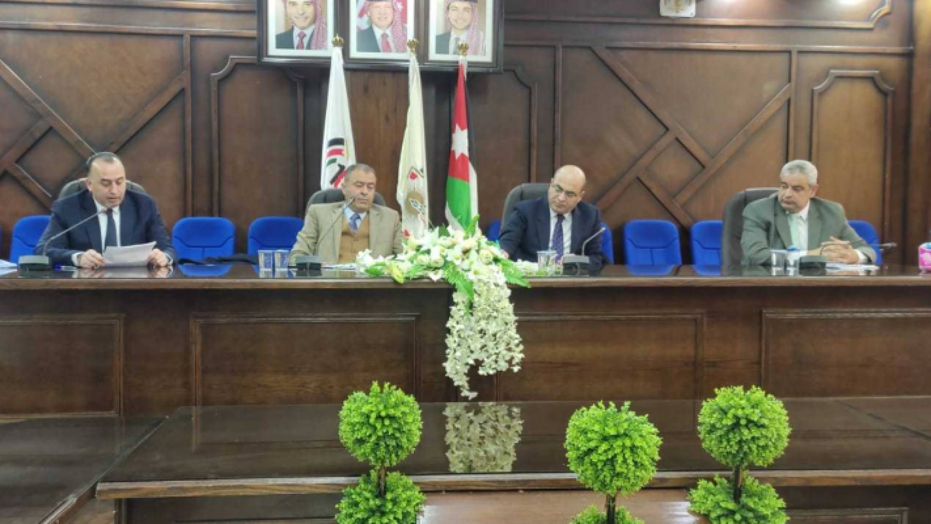 خلال الندوة