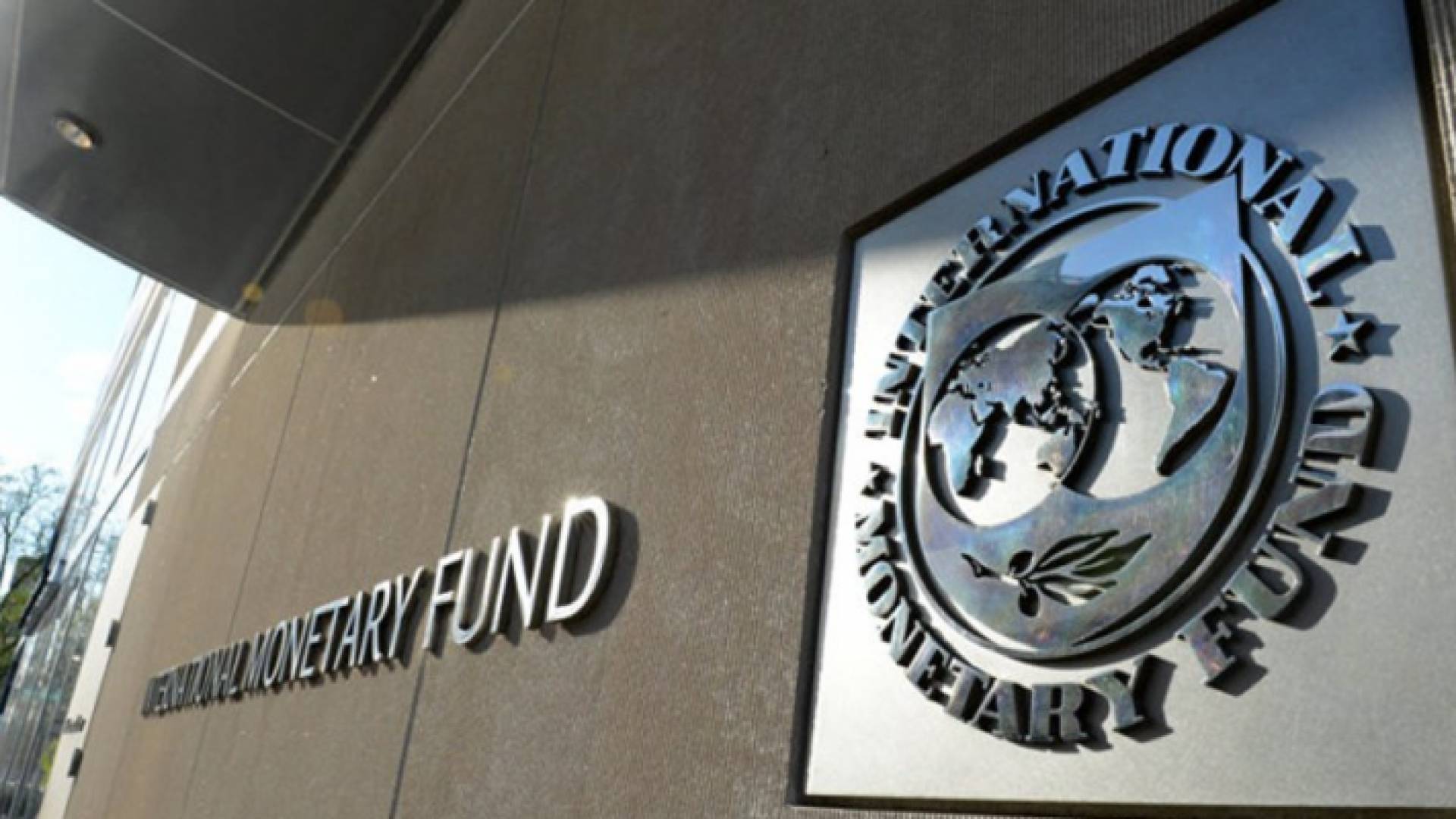 أوكرانيا تطلب "تمويلا طارئا" من صندوق النقد الدولي