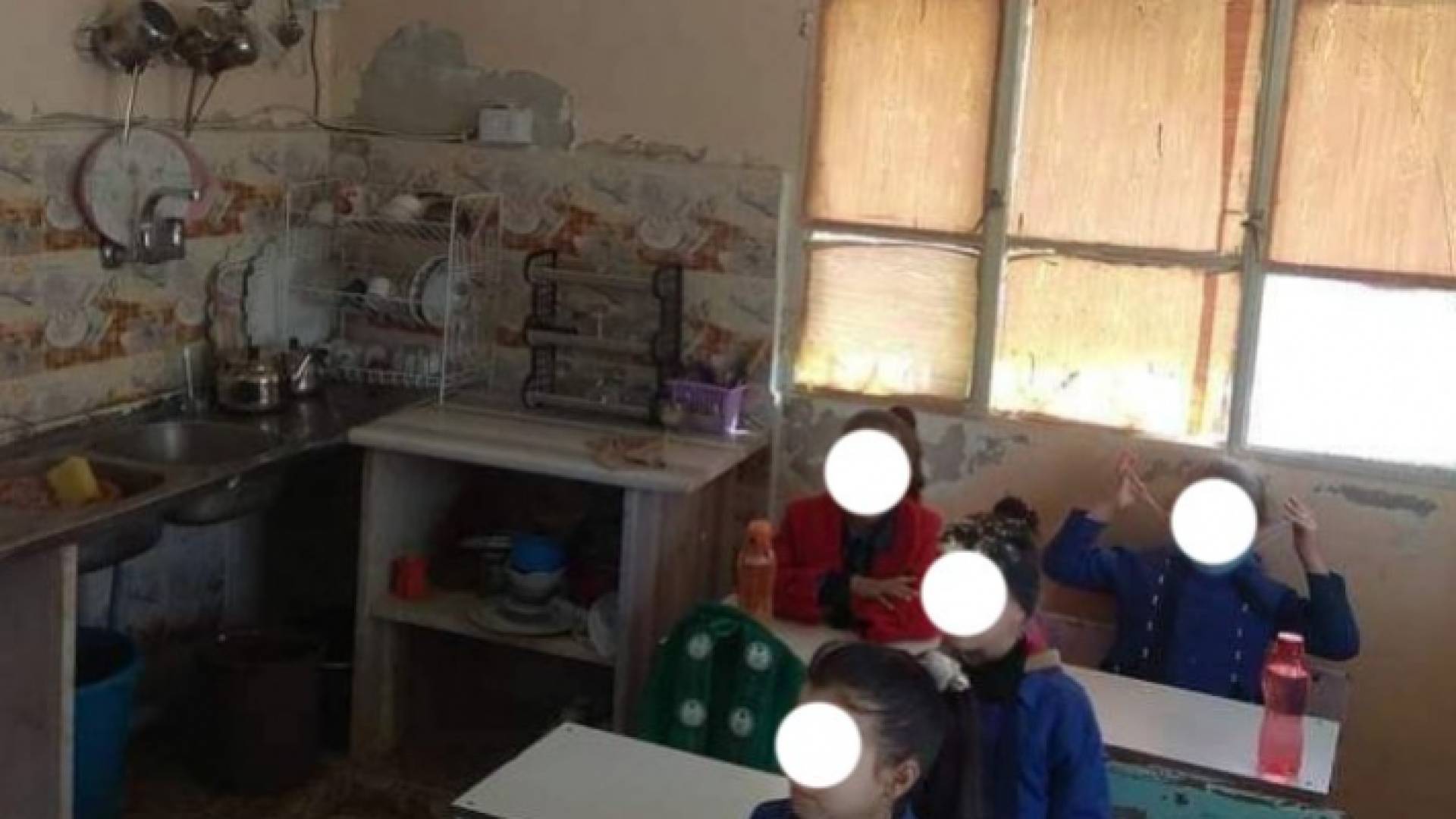 بعد صورة "مطبخ المدرسة" تحويل التعليم بالمدرسة للتناوب