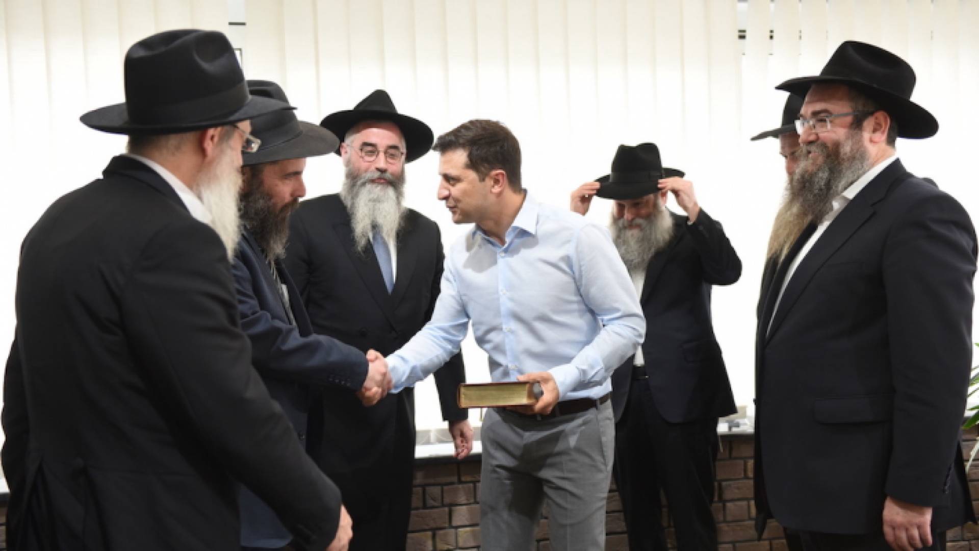 فلوديمير زيلينسكي يلتقي بالحاخامات في كييف - ارشيفية