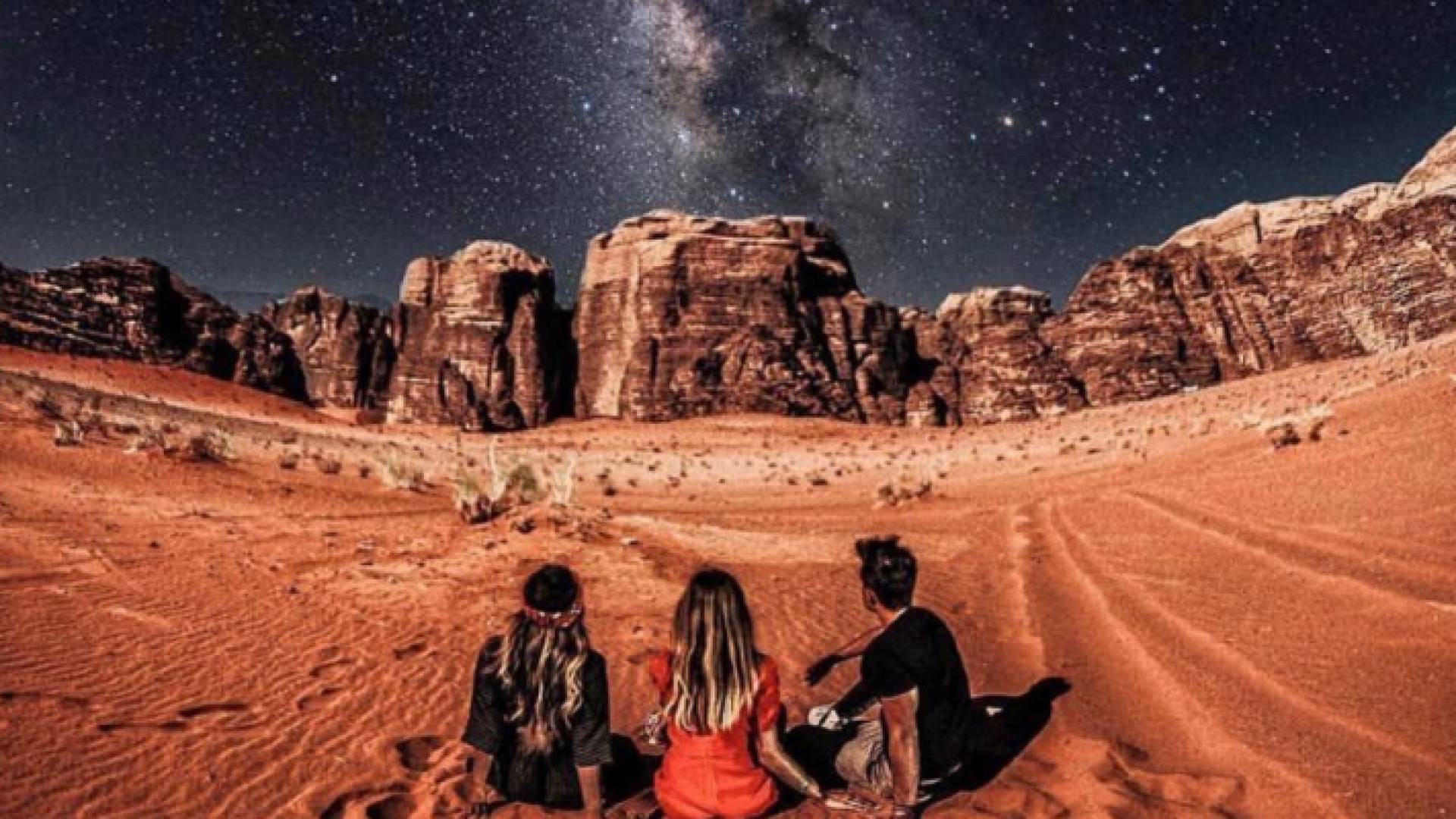 سياح في وادي رم - ارشيفية