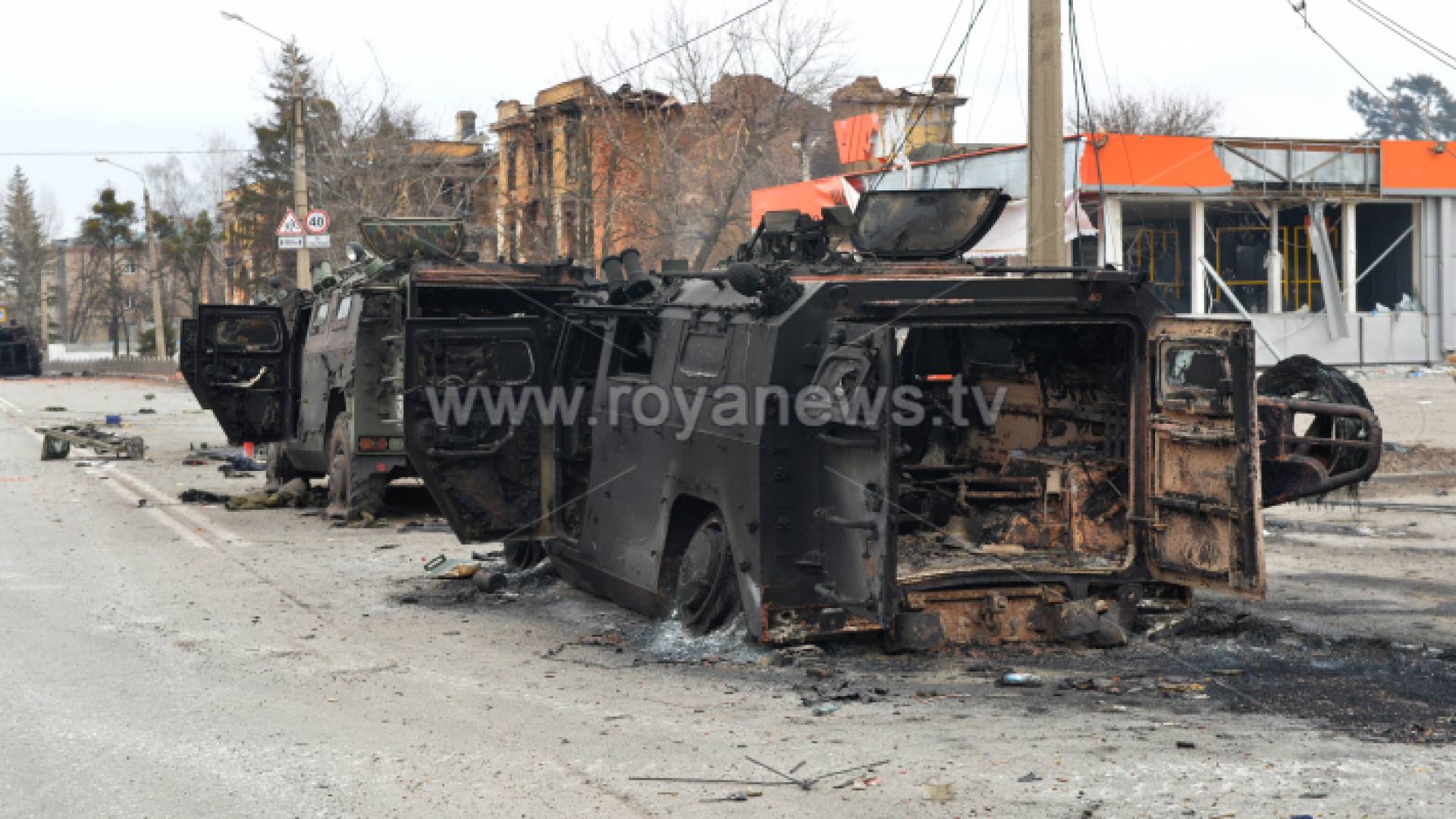 مركبة عسكرية للمشاة الروسية دمرت نتيجة القتال في خاركيف - "أ ف ب"