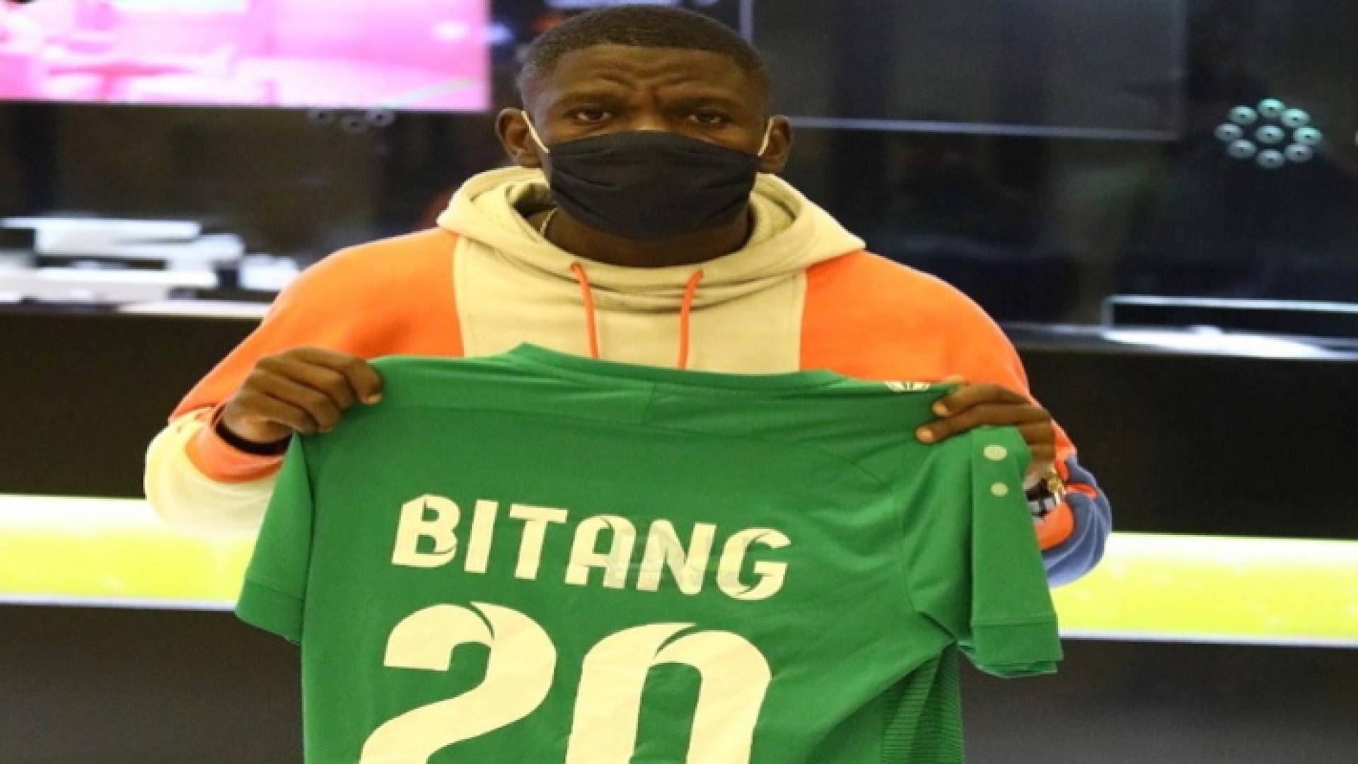 محترف الوحدات الكاميروني كلارنيس يجتاز الفحوصات الطبية