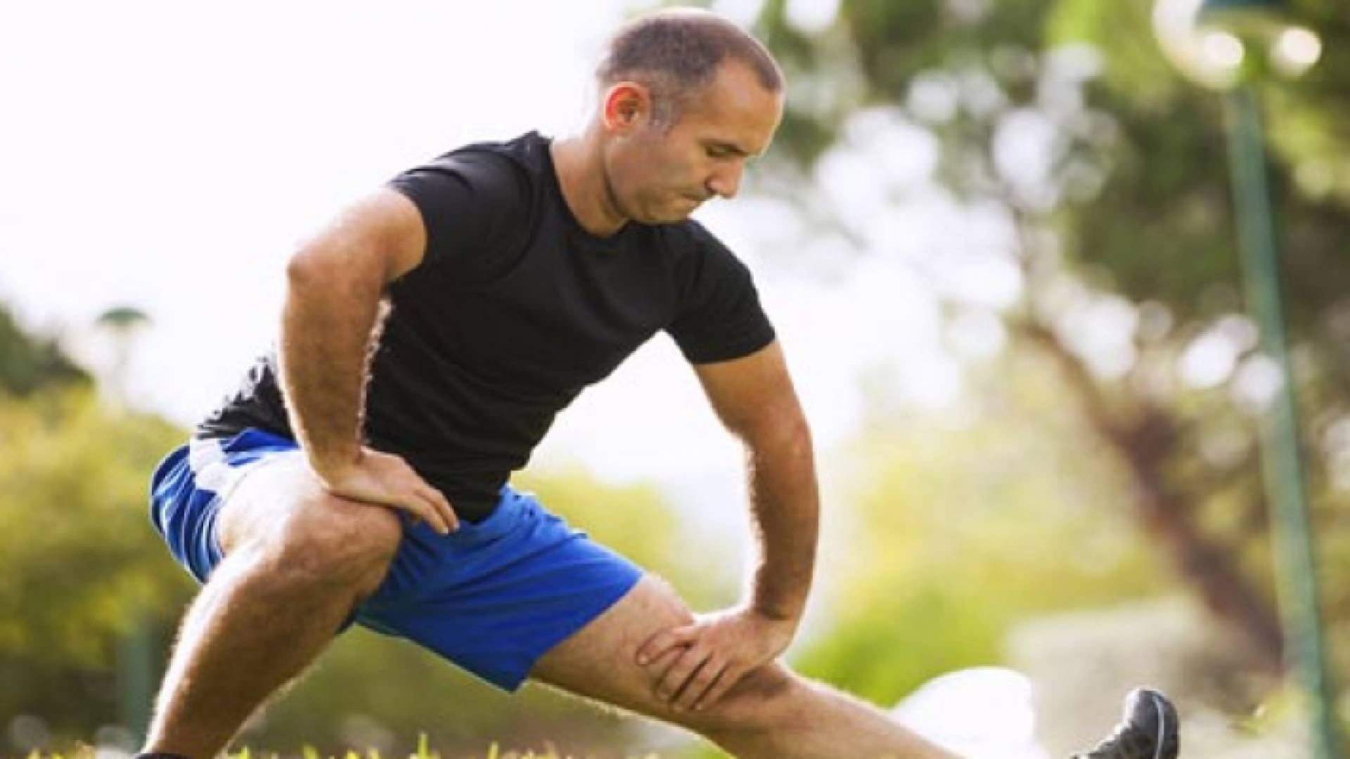 شخص يمارس الرياضة