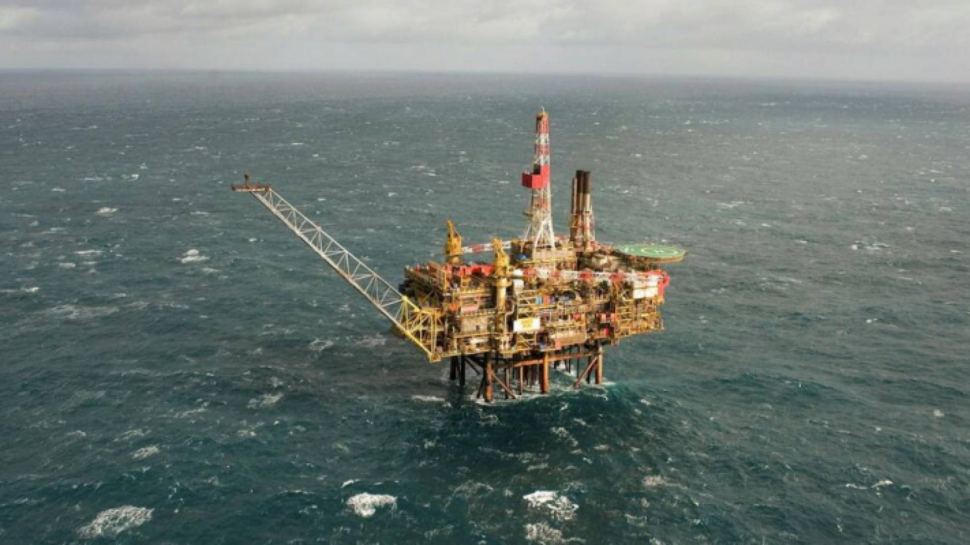 منصة نفط في عرض البحر
