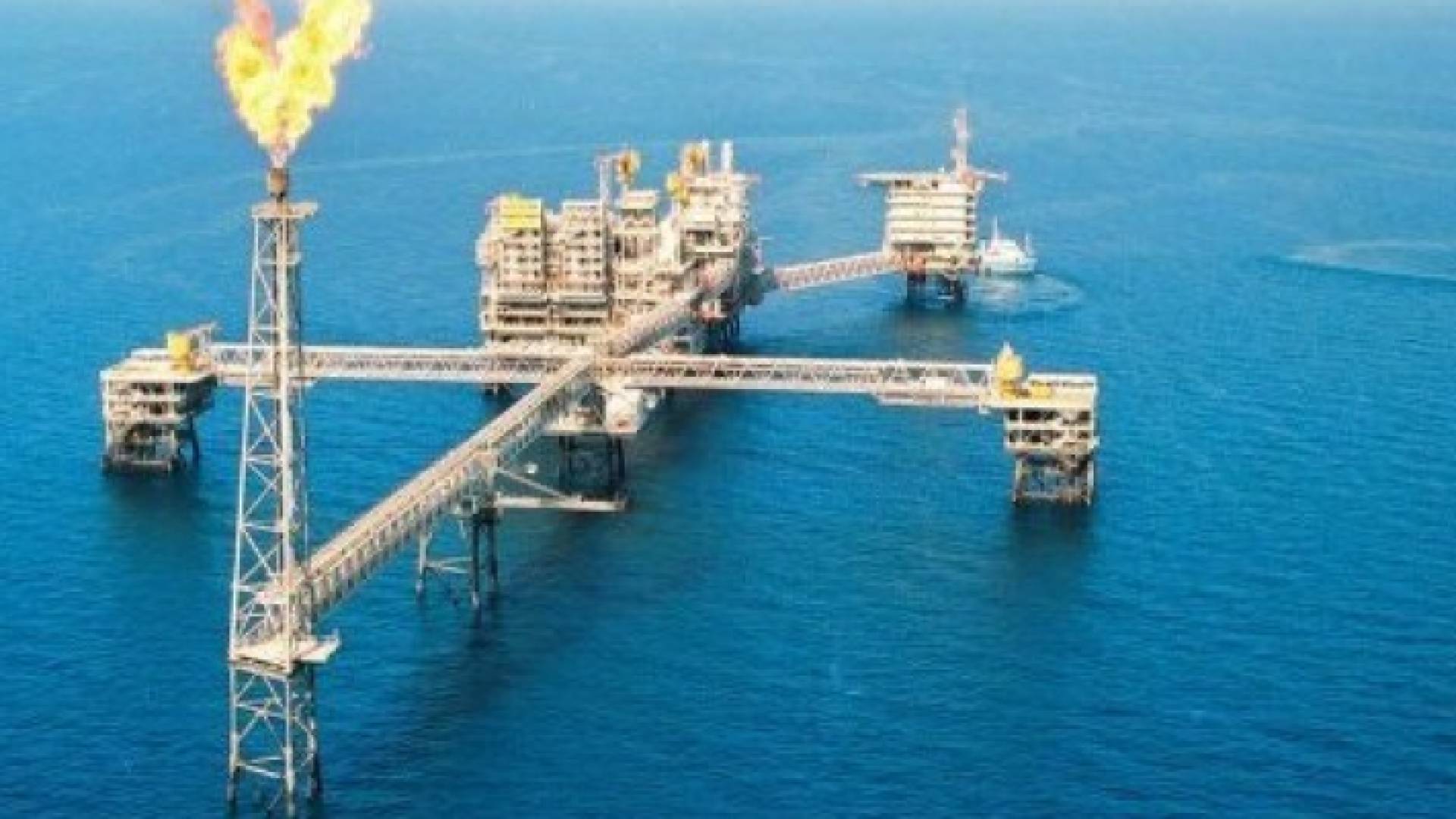 أحد حقول الغاز في البحر