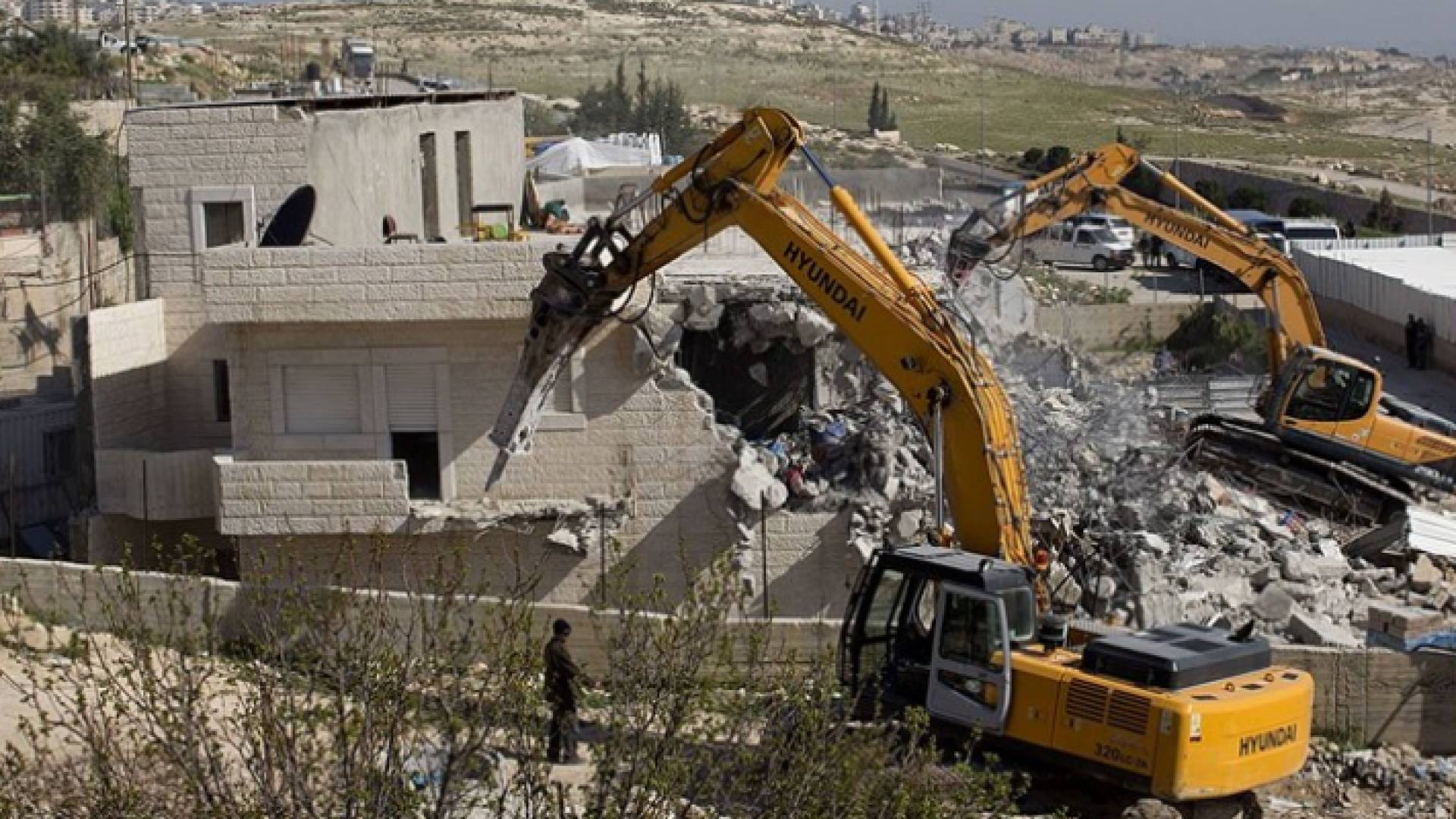 الاحتلال يهدم منزلا لمواطن فلسطيني - أرشيفية