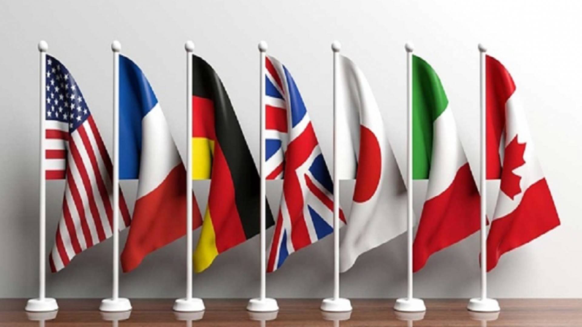 وزيرة الخارجية البريطانية: لندن تدعو كل دول مجموعة السبع إلى حظر واردات النفط الروسي