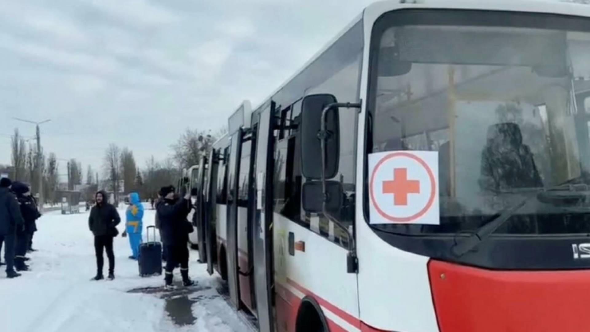 حافلات لإجلاء الاوكران