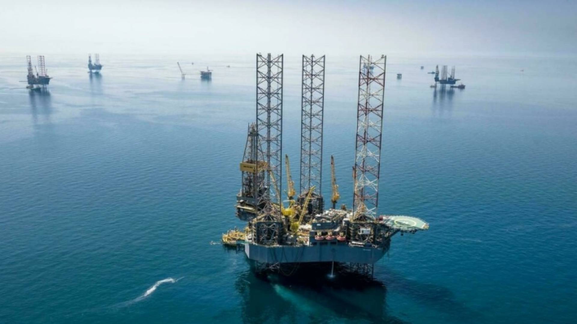 صورة وزعتها أرامكو السعودية لحقول لها شمال الظهران في المنطقة الشرقية