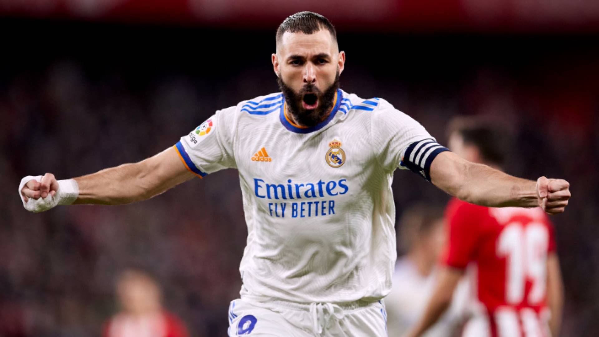 هاتريك تاريخي لبنزيما يخرج ميسي ورفاقه من دوري الأبطال