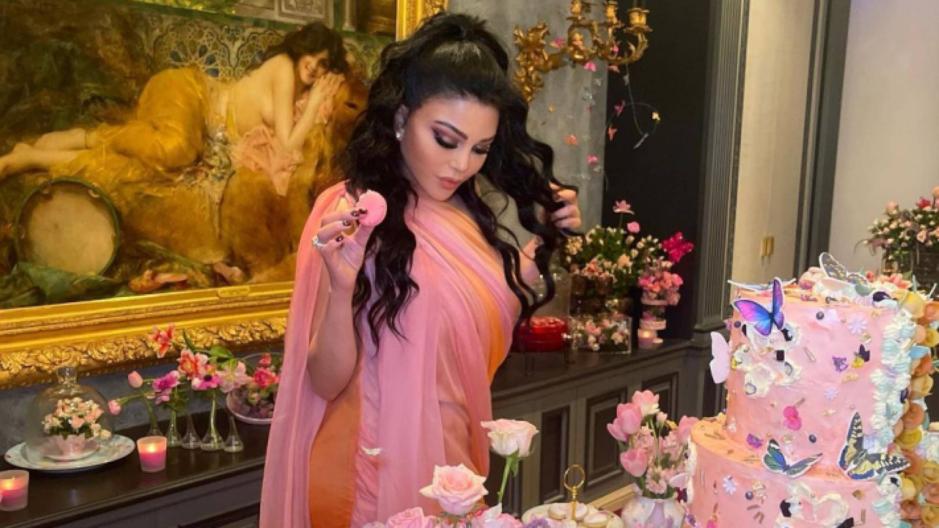 هيفاء وهبي ترقص وتحتفل بعيد ميلادها الـ50 - انستغرام