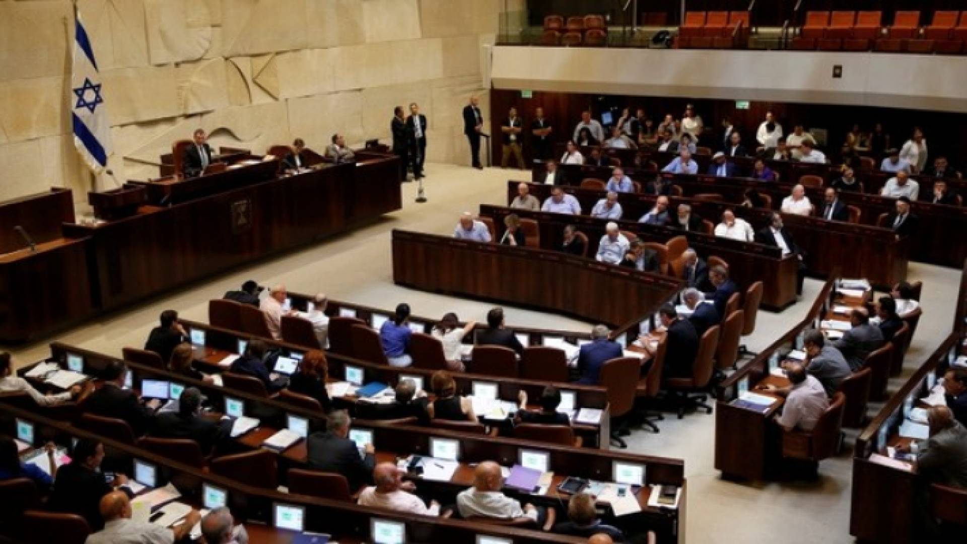 الكنيست الإسرائيلي يصادق على ما يسمى "قانون منع لم الشمل"