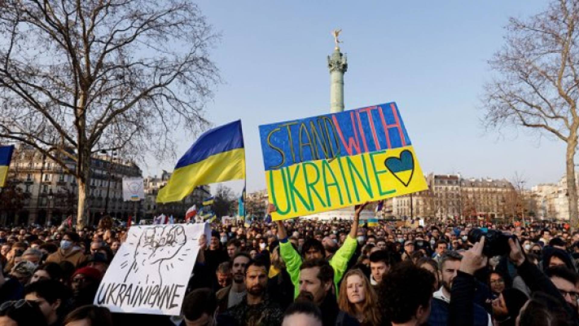 تظاهرات دعم لأوكرانيا في باريس ومدن فرنسية أخرى وفلورنسا