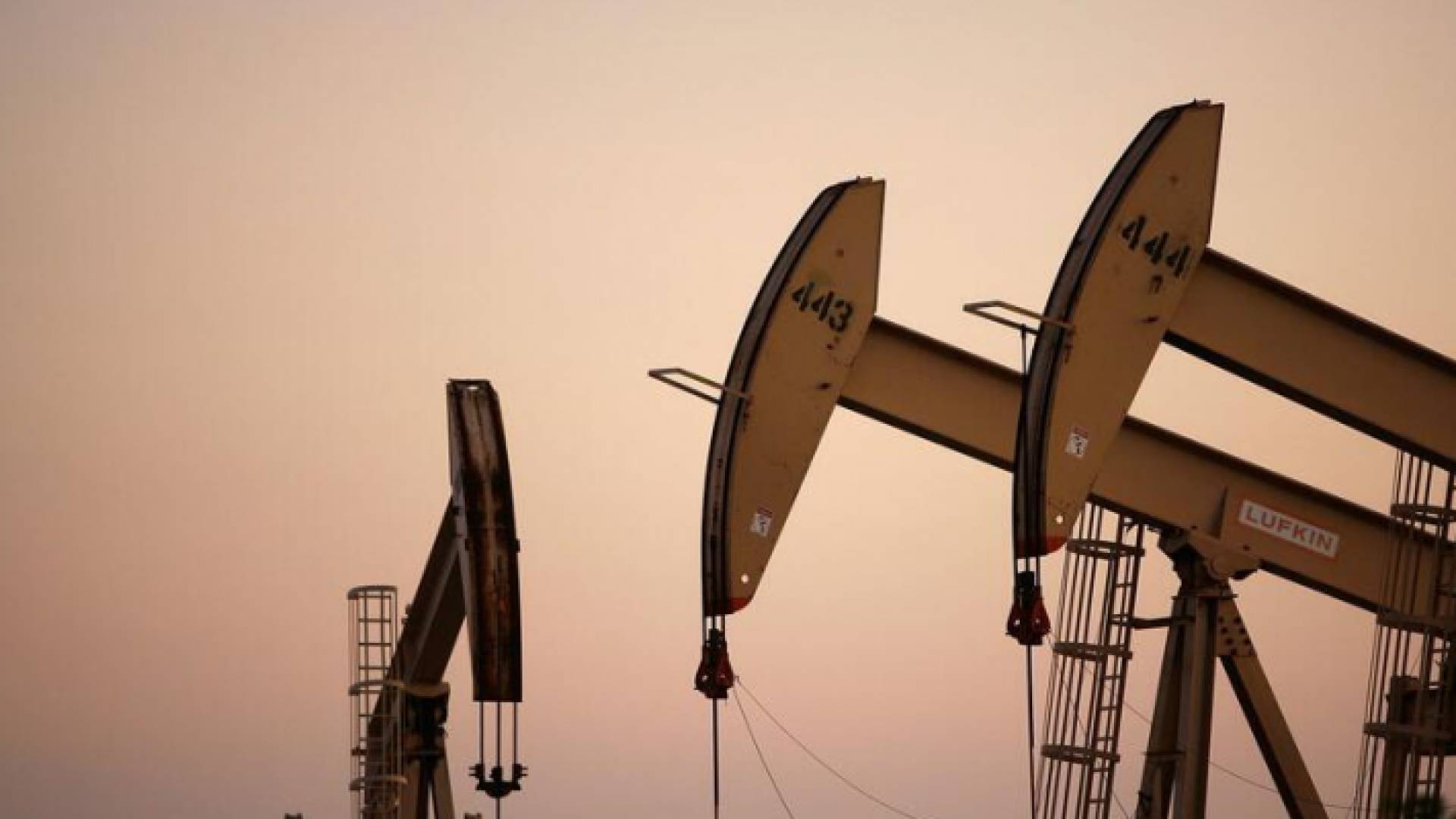 أحد حقول النفط