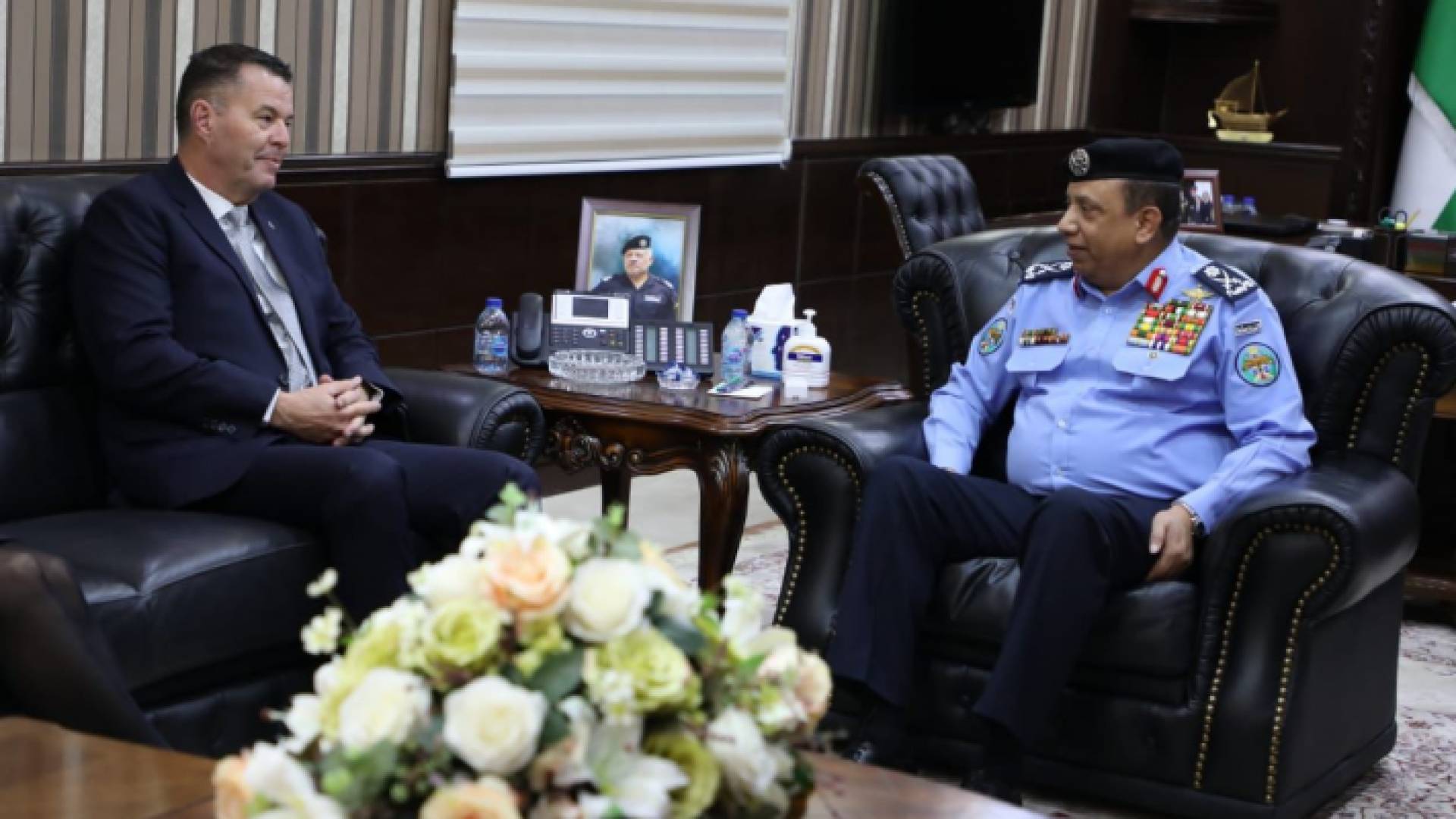 الحواتمة ومايكل بانيت رئيس القيادة الدولية للشرطة الفدرالية الأسترالية