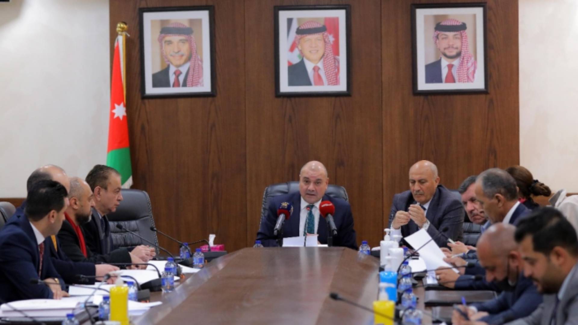 جانب من اجتماع اللجنة