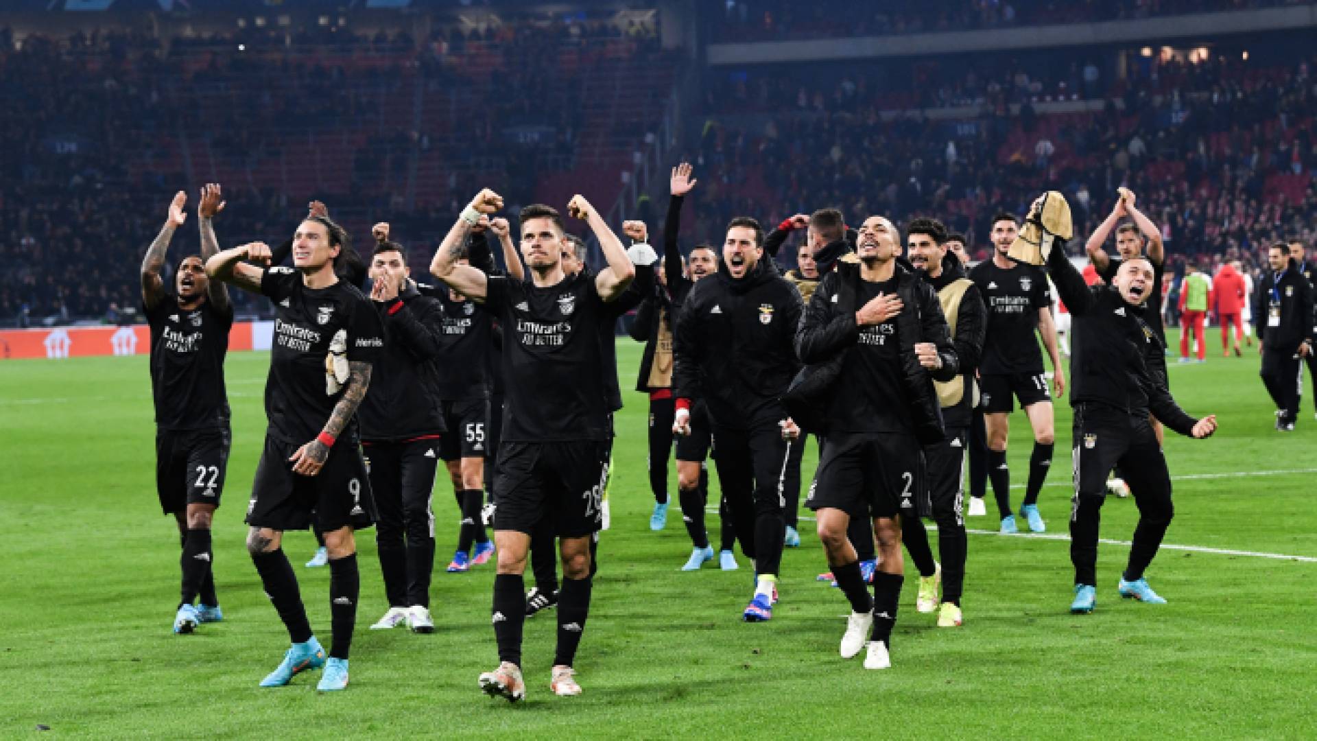 بنفيكا يهزم أياكس ويتأهل لربع النهائي دوي أبطال أوروبا