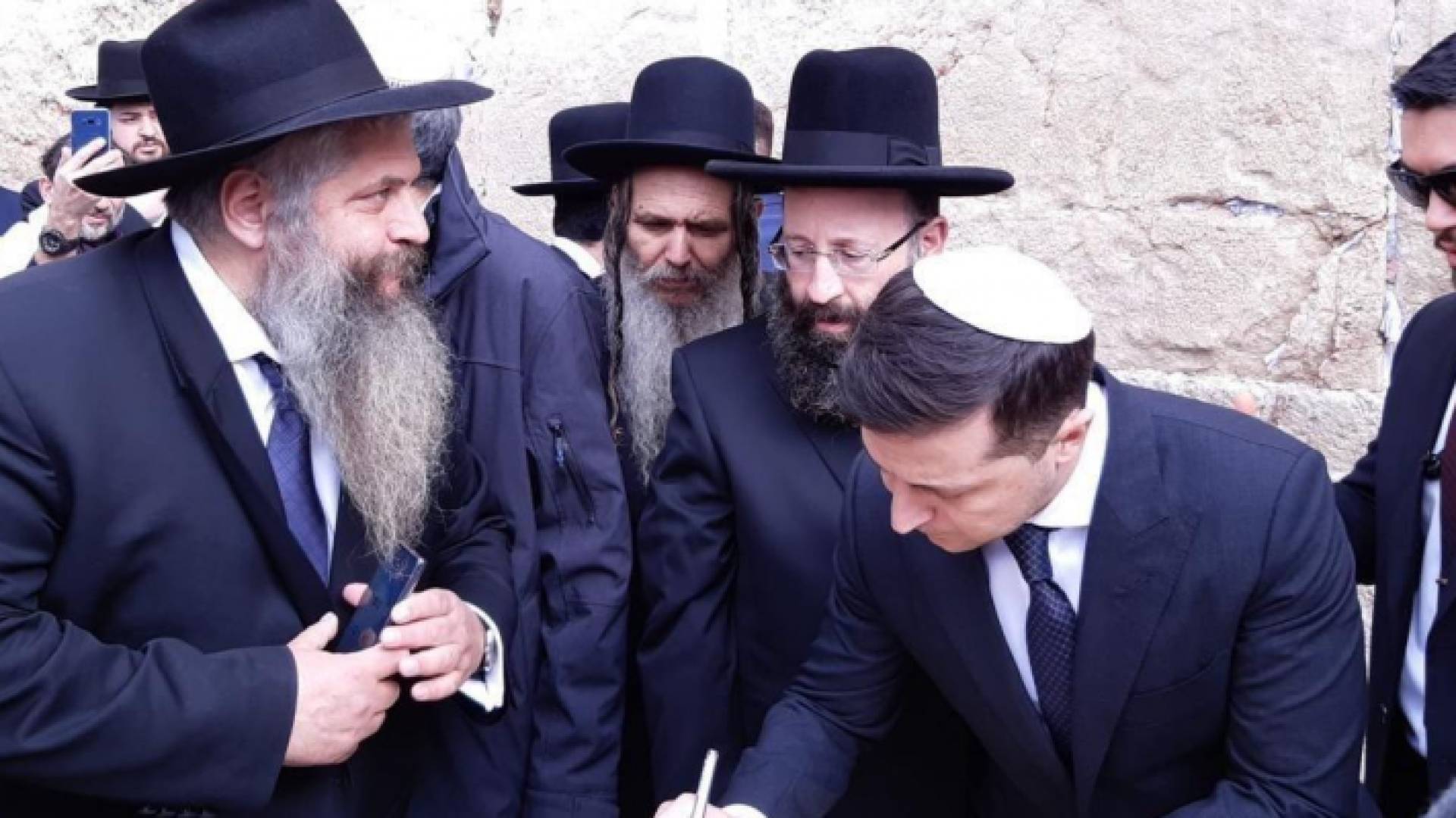 زيارة سابقة للرئيس الأوكراني فولوديمير زيلينسكي