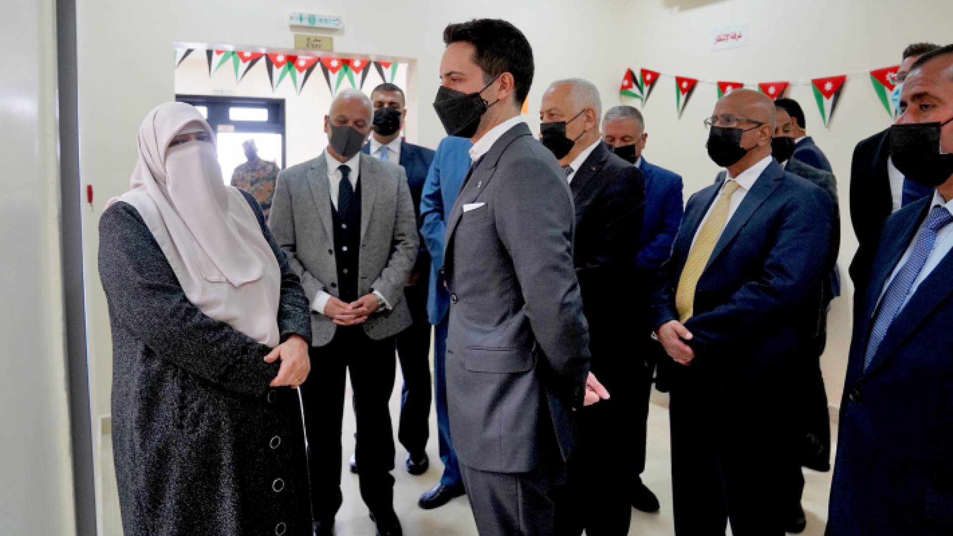 خلال افتتاح ولي العهد للمركز