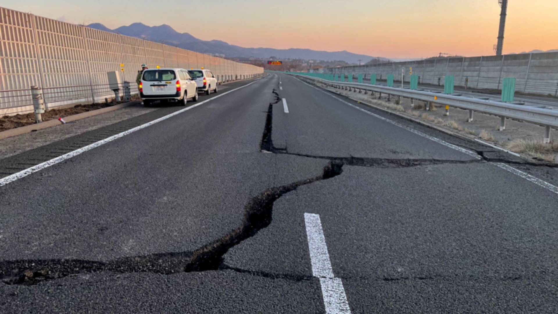 الصورة اثار الزلزال - AFP