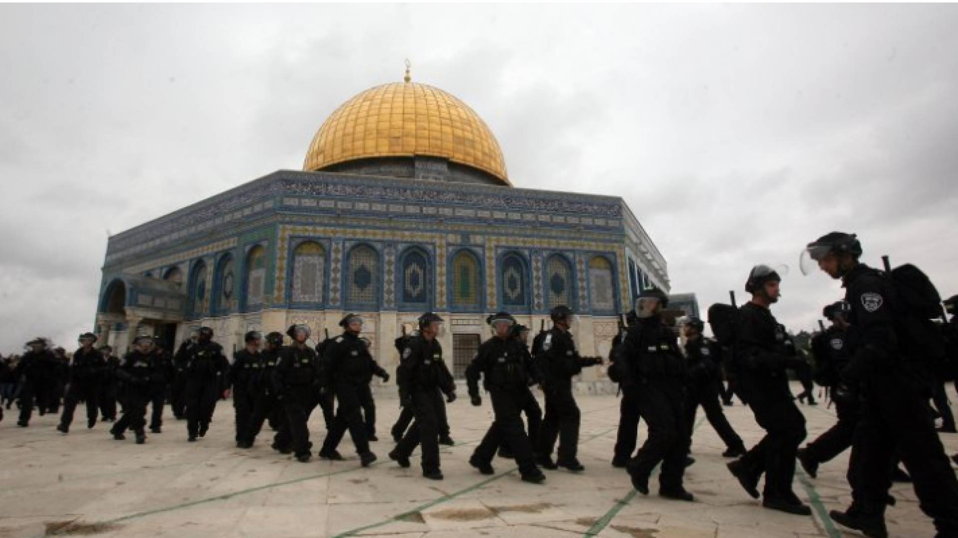 عناصر من قوات الاحتلال في المسجد الأقصى