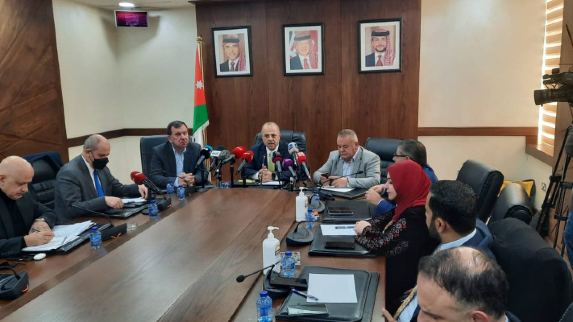 خلال الاجتماع