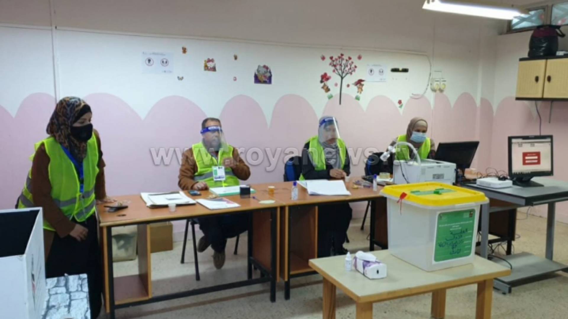 جانب من عملية الاقتراع