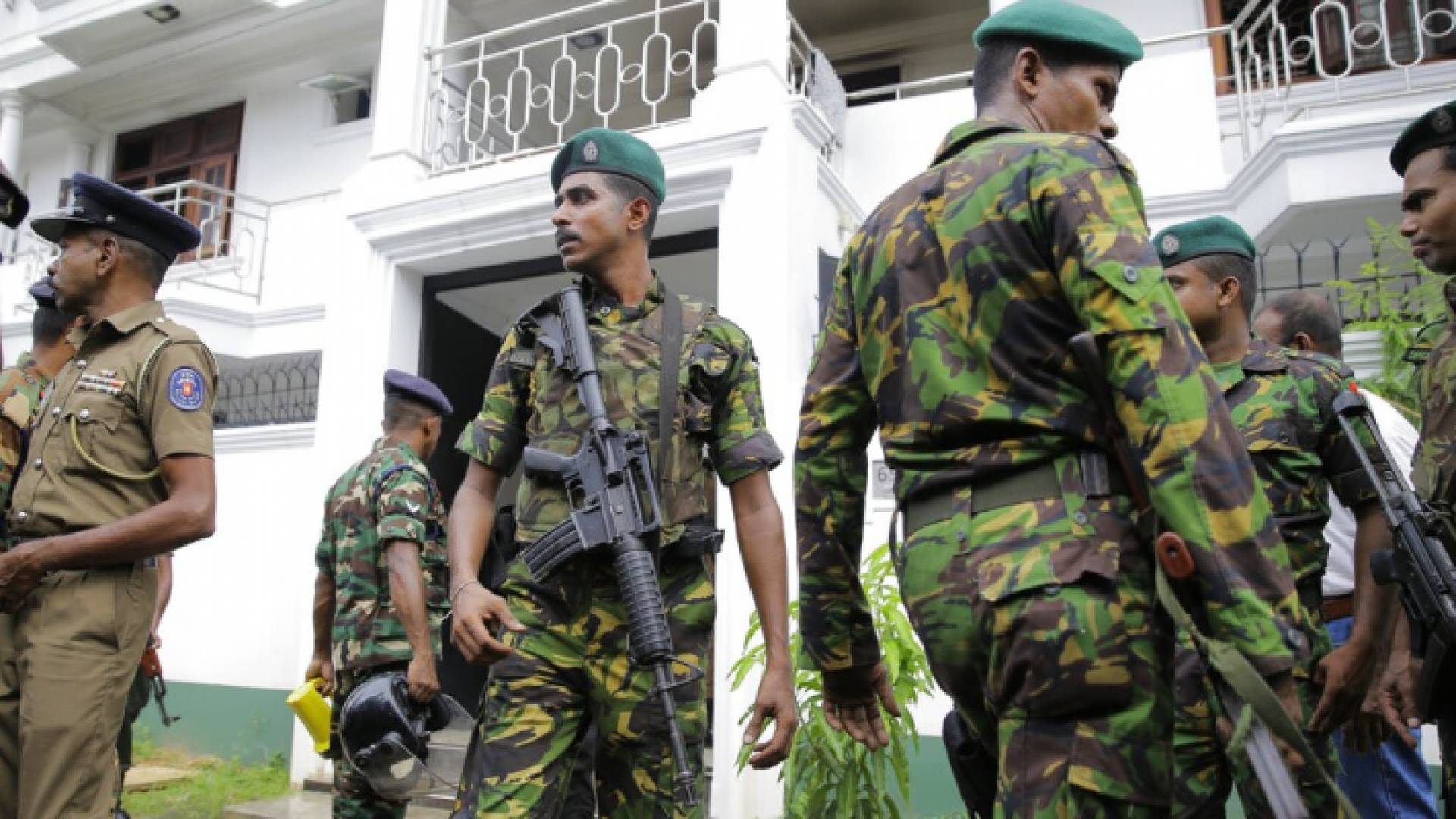 عناصر من الجيش السيريلانكي