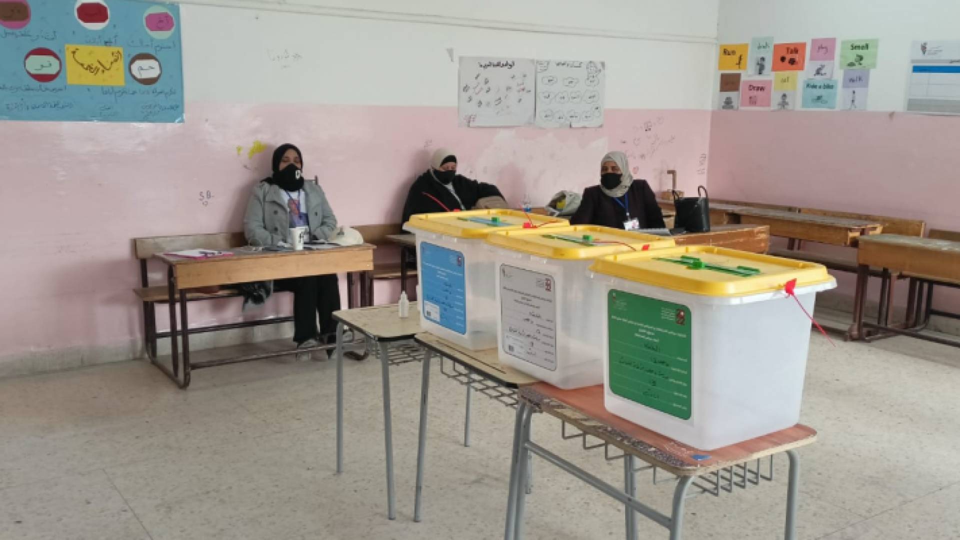 أحد مراكز الاقتراع