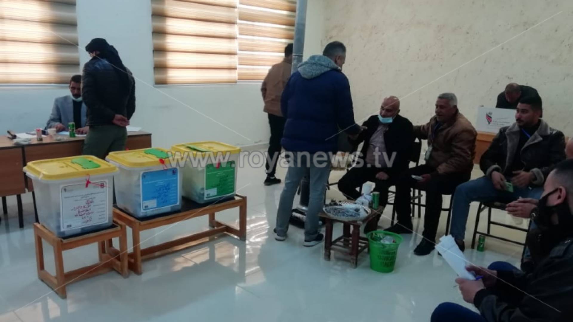 جانب من عملية الاقتراع