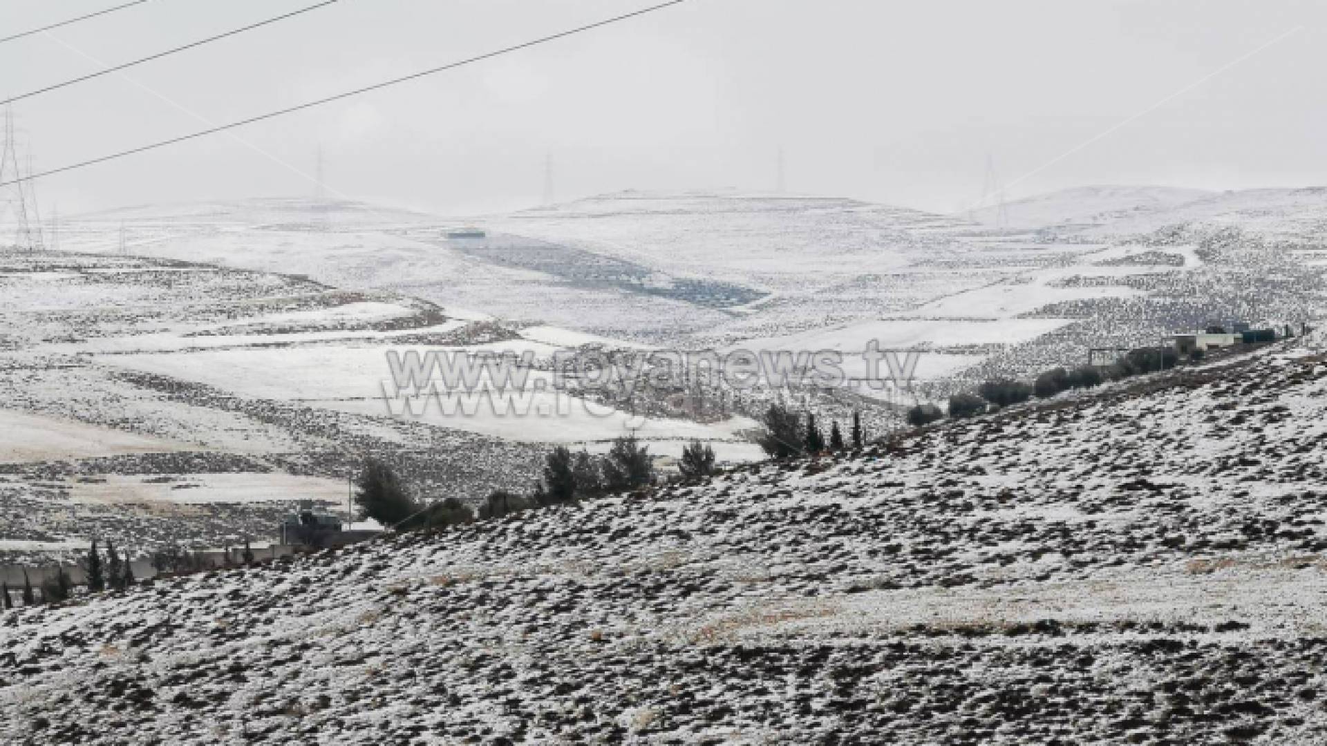 ازدياد تأثر المملكة ليل الأربعاء/الخميس بالمنخفض الجوي وزخات من الأمطار والثلوج