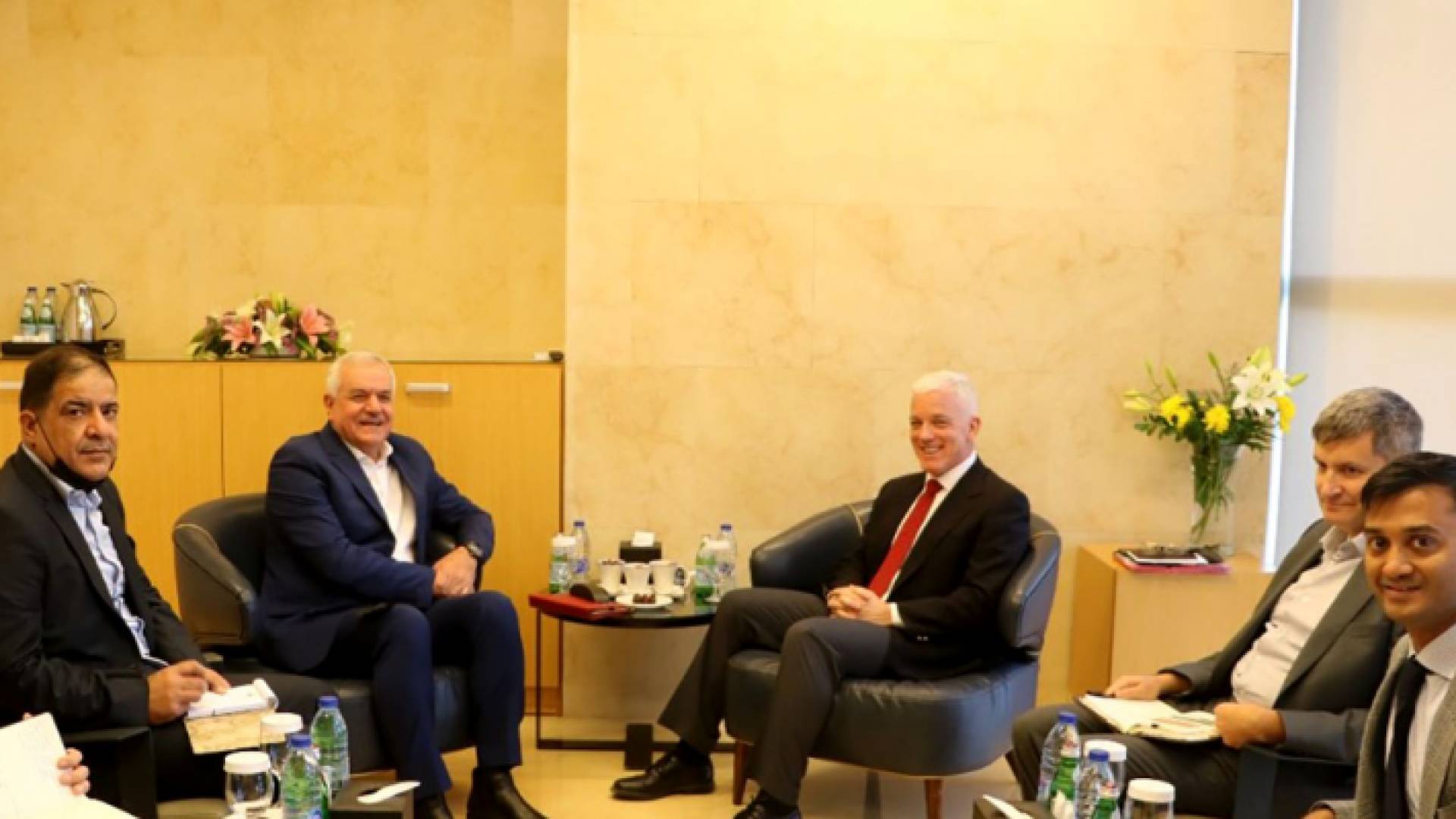 جانب من اللقاءات