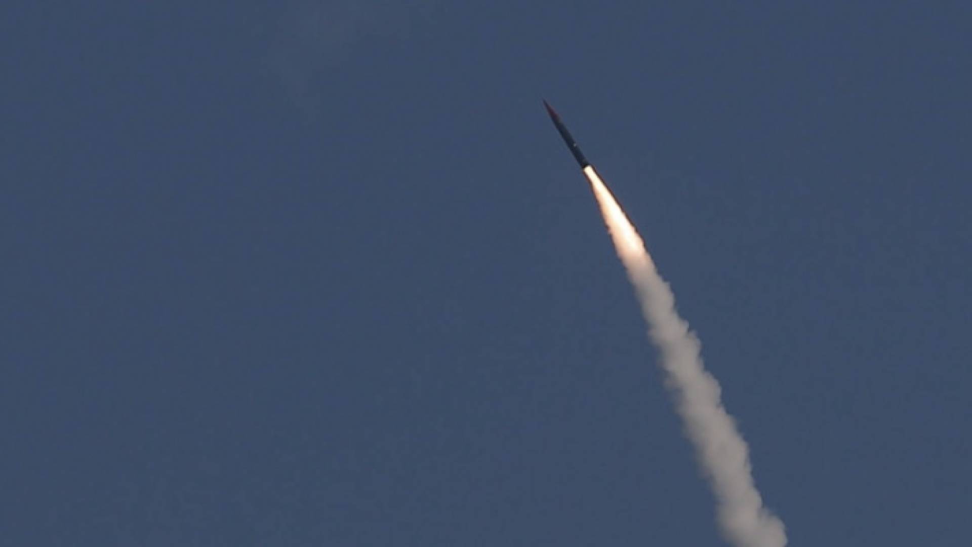 صاروخ اعتراضي من طراز "Arrow 3" أثناء إطلاقه التجريبي بالقرب من مدينة أسدود