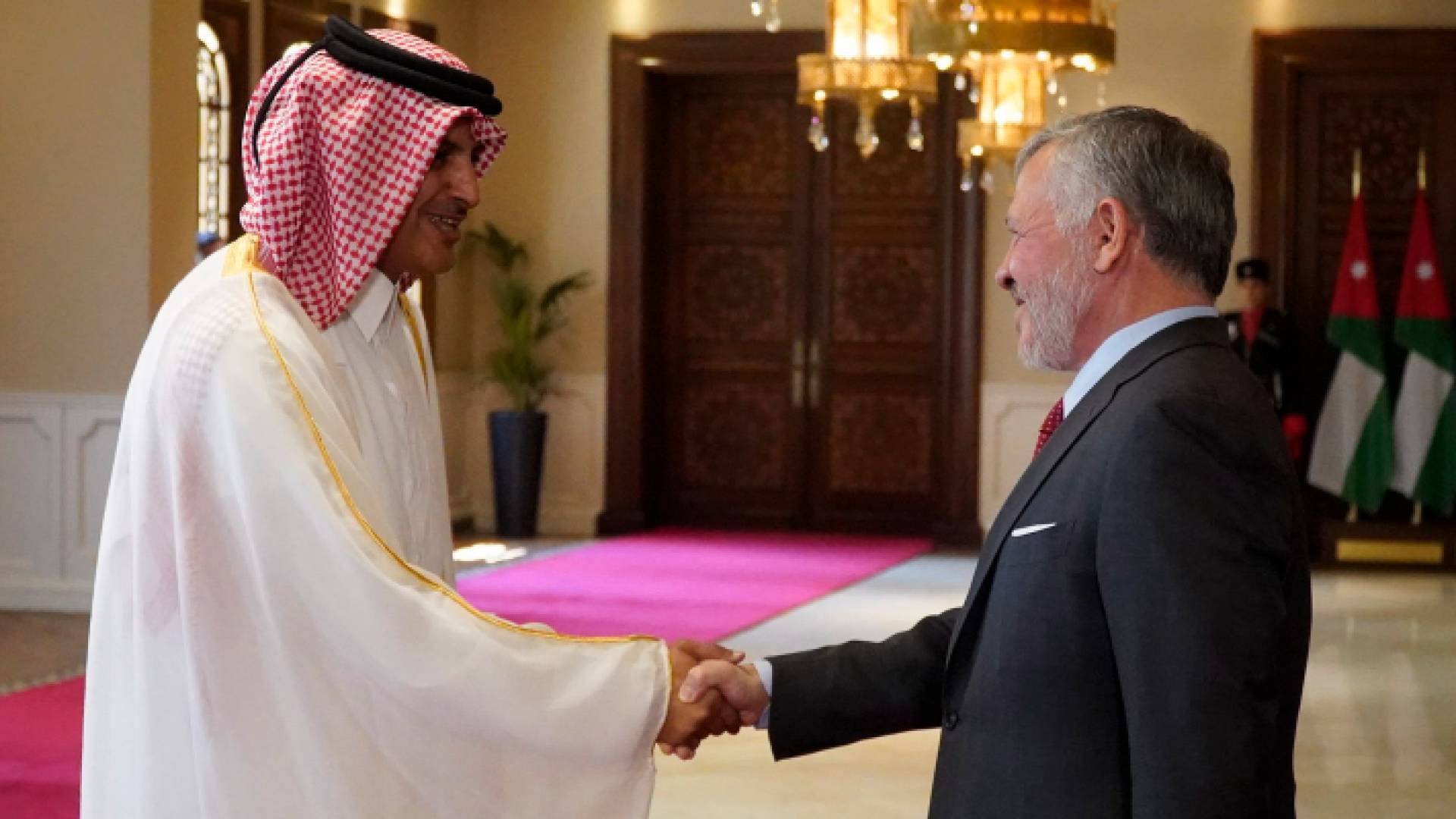 جلالة الملك والسفير القطري آل ثاني
