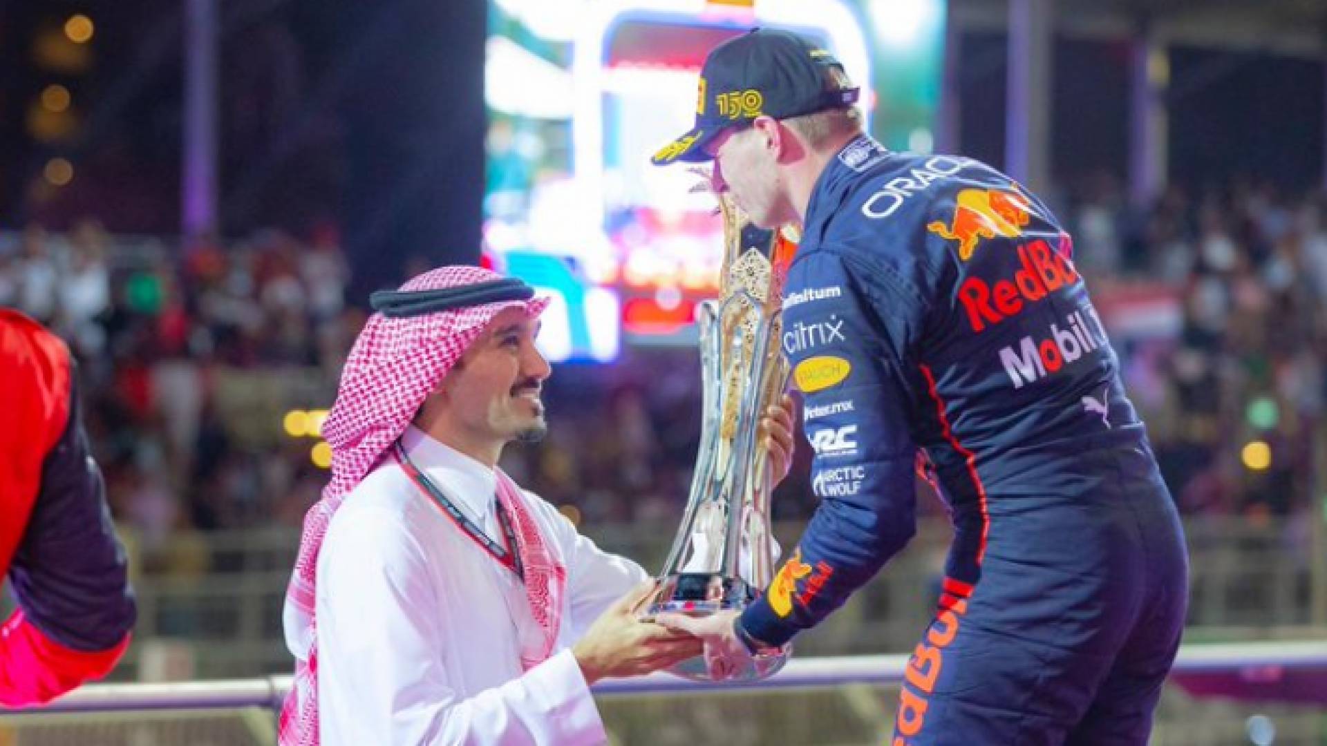 الهولندي فيرشتابن يتوج بجائزة السعودية الكبرى للفورمولا واحد