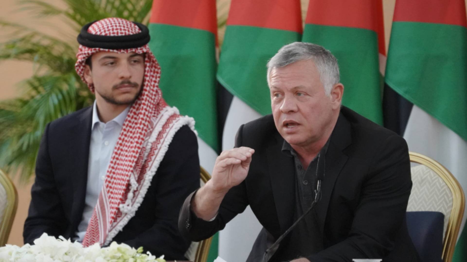 الملك وولي العهد يغادران أرض الوطن إلى رام الله