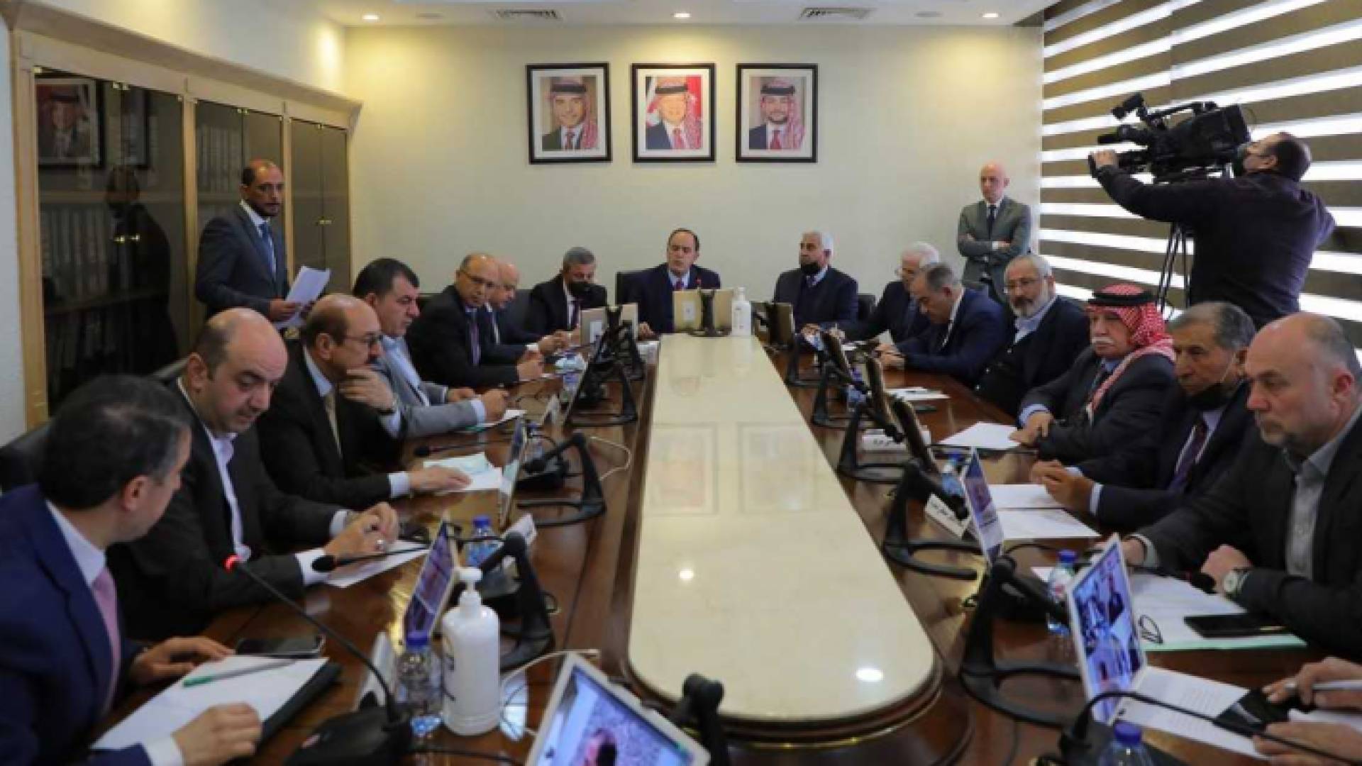 جانب من الجلسة