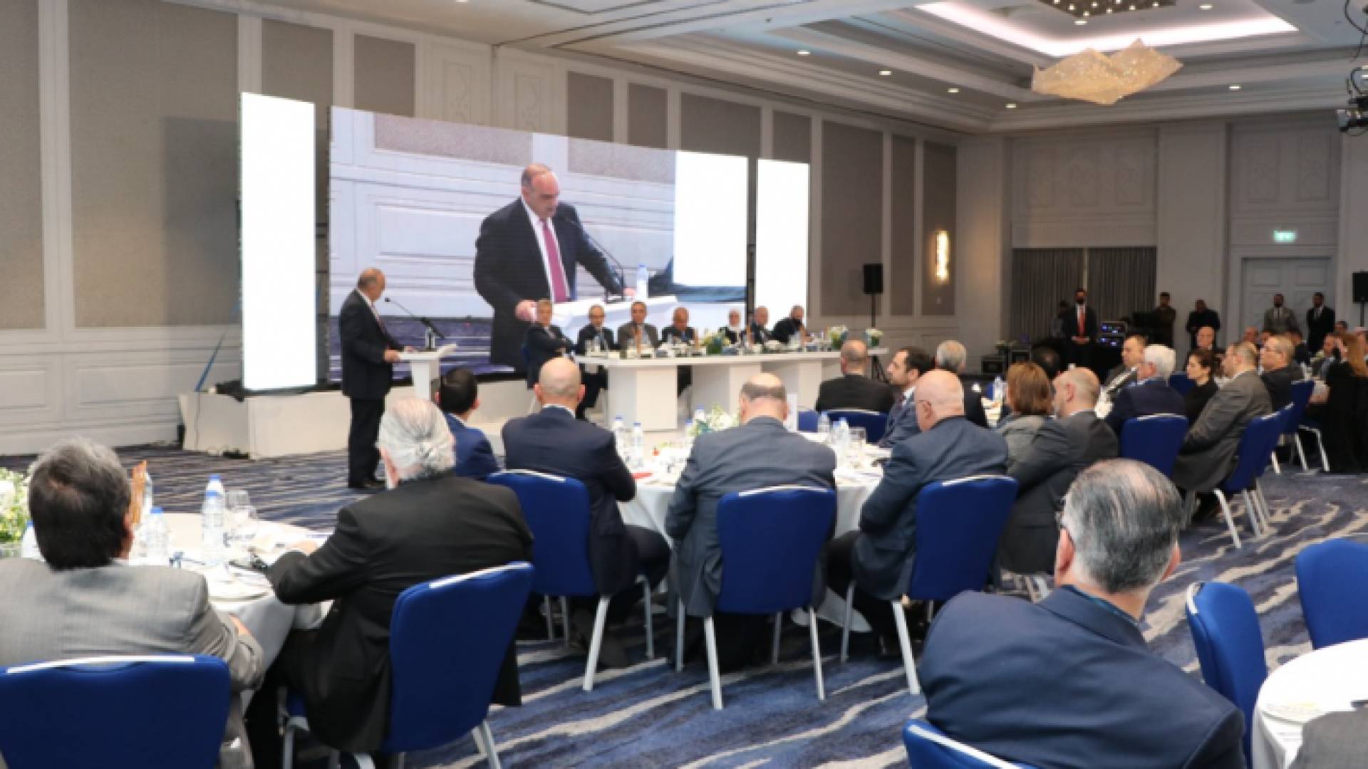 رئيس الوزراء - الدكتور بشر الخصاونة