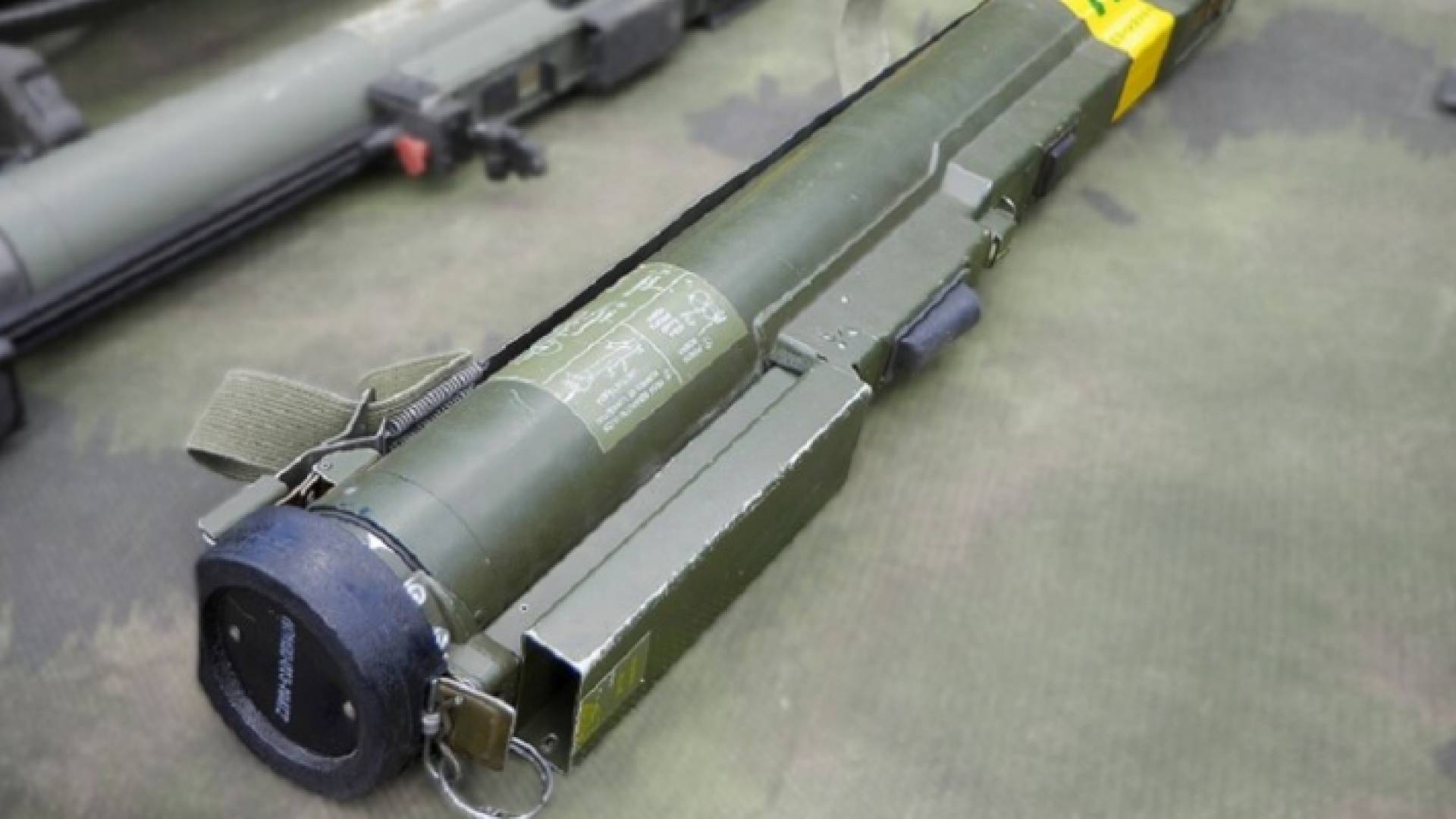 قاذفة قنابل