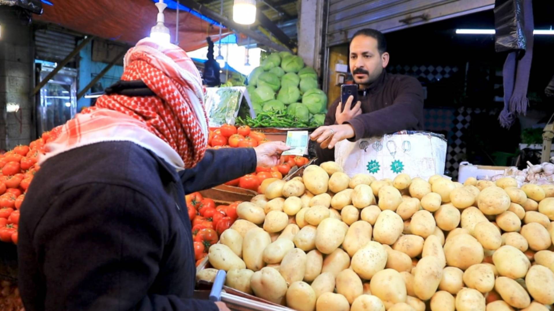 وزير الزراعة يدعو الأردنيين إلى عدم التهافت على الأسواق قبل رمضان