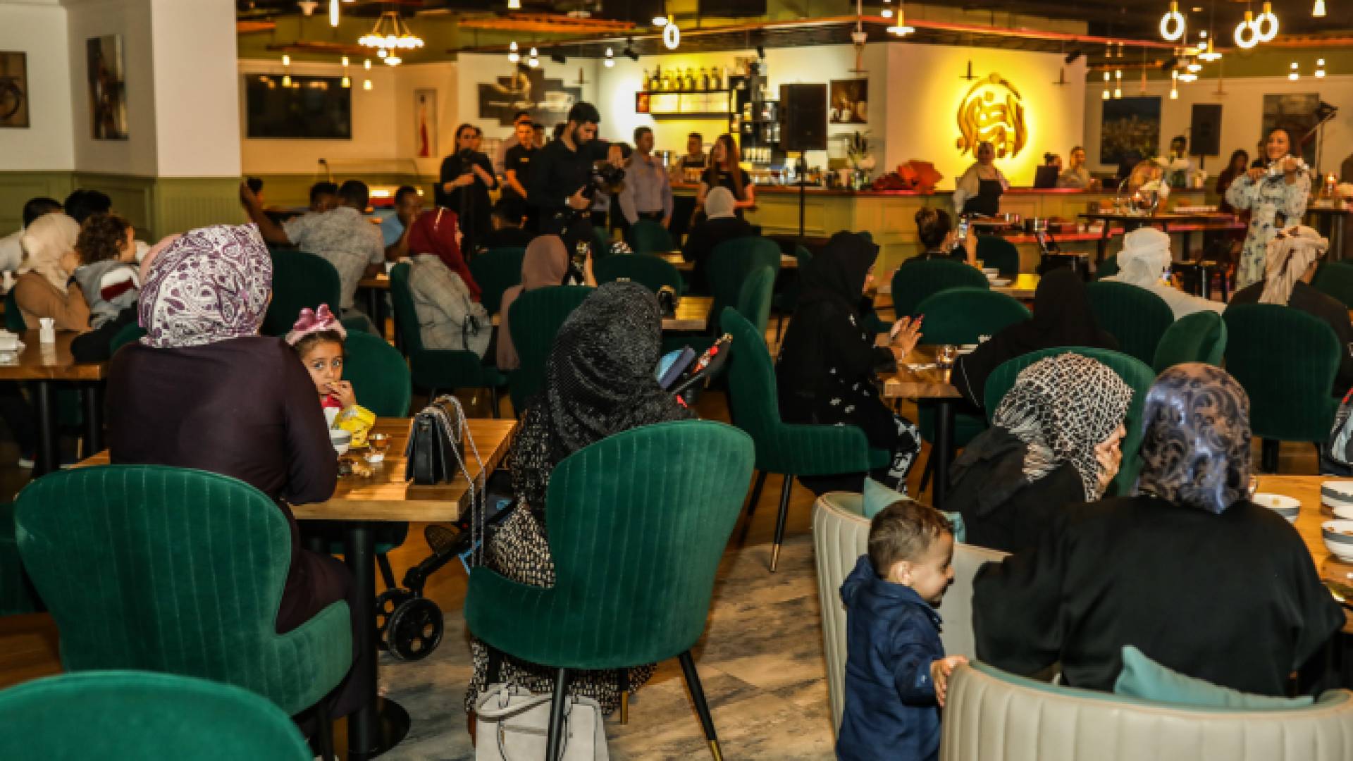 من داخل أحد المطاعم