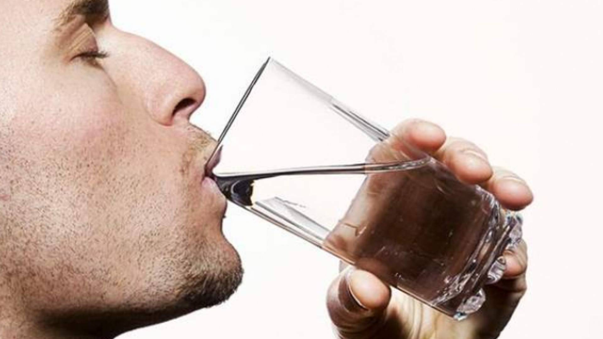 ما تأثير شرب الماء بكثرة في السحور على صحتك؟